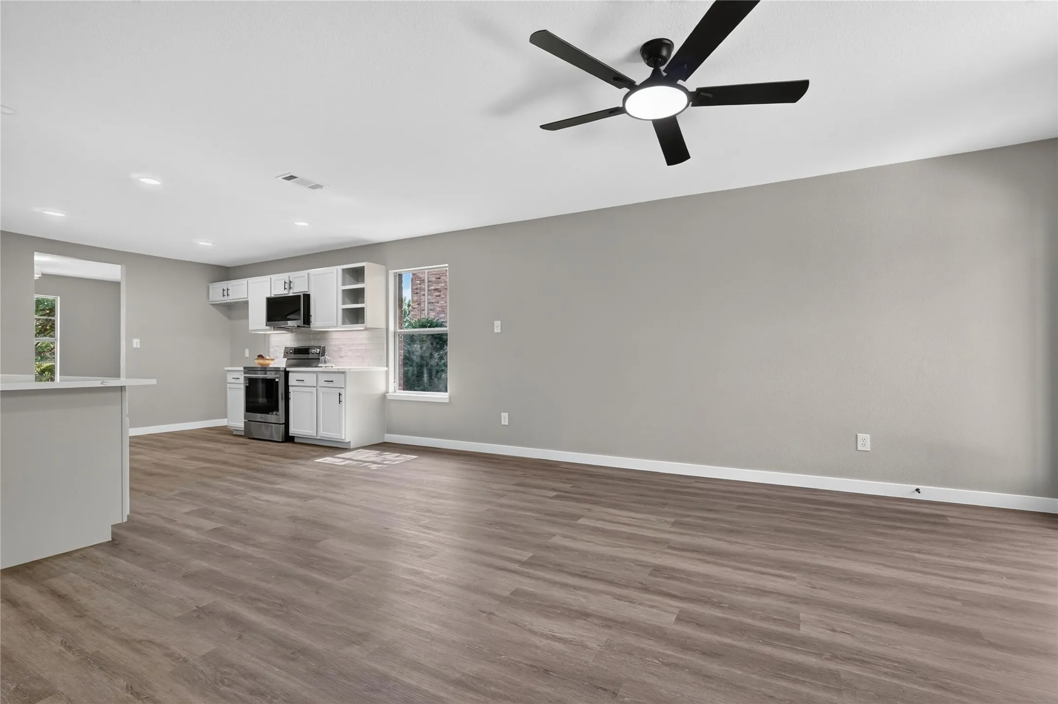 Single Family Residence For Sale in Rockwall County , 508 Ame Lane, Royse City, Texas 75189, 4 Bedroom, 2 Bathroom, 2 Garage spaces, 1,720 Sqft, built in 2006, mls#21322904, Real Estate Agent in Royse City, Homes For Sale in Rockwall county, Homes For Sale in Royse City, Realtor in Royse City Texas, Real Estate Brokerage Independent Realty Texas, Luminita Cordes Realtor
