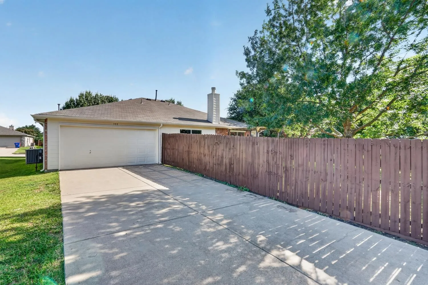 Single Family Residence For Sale in Rockwall County , 508 Ame Lane, Royse City, Texas 75189, 4 Bedroom, 2 Bathroom, 2 Garage spaces, 1,720 Sqft, built in 2006, mls#21322904, Real Estate Agent in Royse City, Homes For Sale in Rockwall county, Homes For Sale in Royse City, Realtor in Royse City Texas, Real Estate Brokerage Independent Realty Texas, Luminita Cordes Realtor
