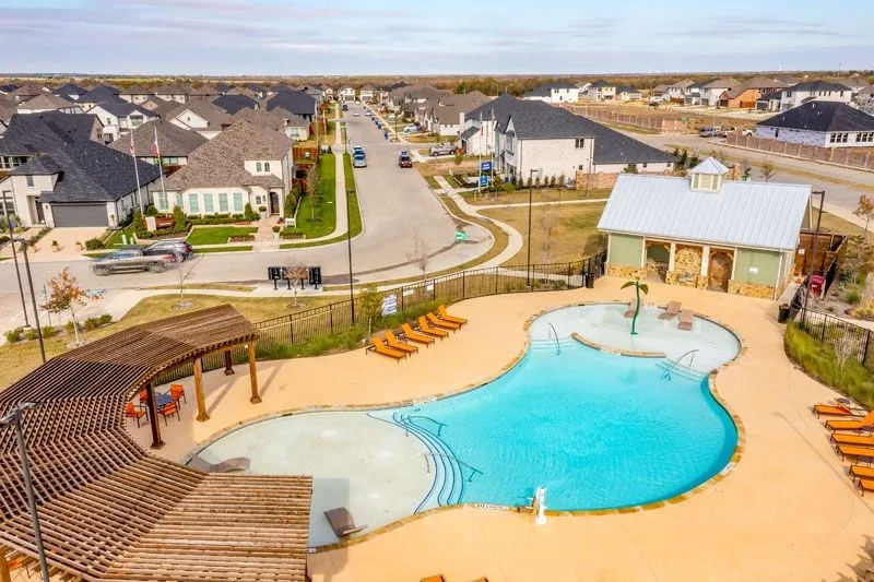 Creekside - Community Pool.jpg