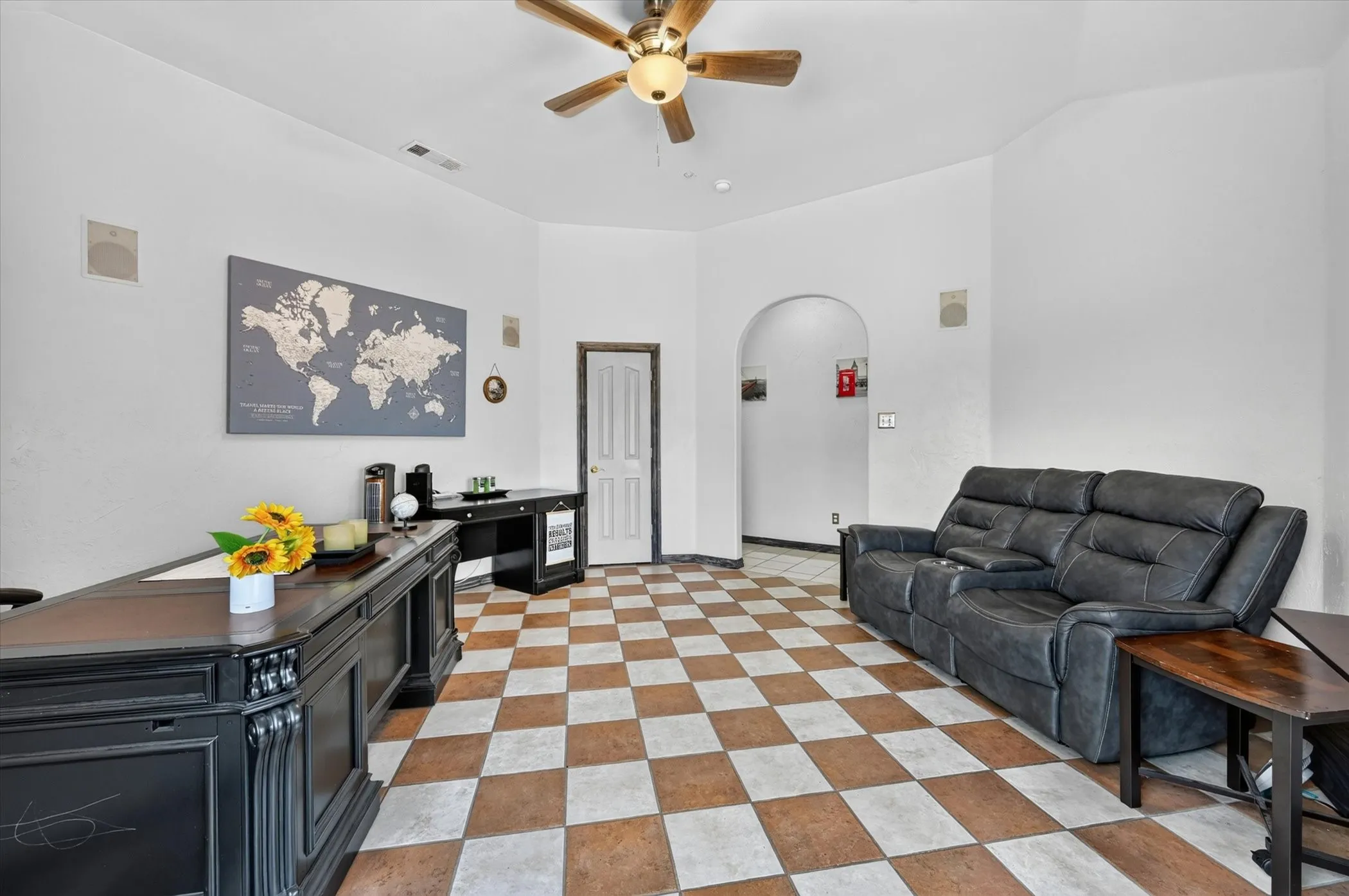 Single Family Residence For Sale in Denton County , 6001 Rock Cove, Flower Mound, Texas 75028, 3 Bedroom, 3 Bathroom, 3 Garage spaces, 2,402 Sqft, built in 1998, mls#21315879, Real Estate Agent in Flower Mound, Homes For Sale in Denton county, Homes For Sale in Flower Mound, Realtor in Flower Mound Texas, Real Estate Brokerage Independent Realty Texas, Luminita Cordes Realtor
