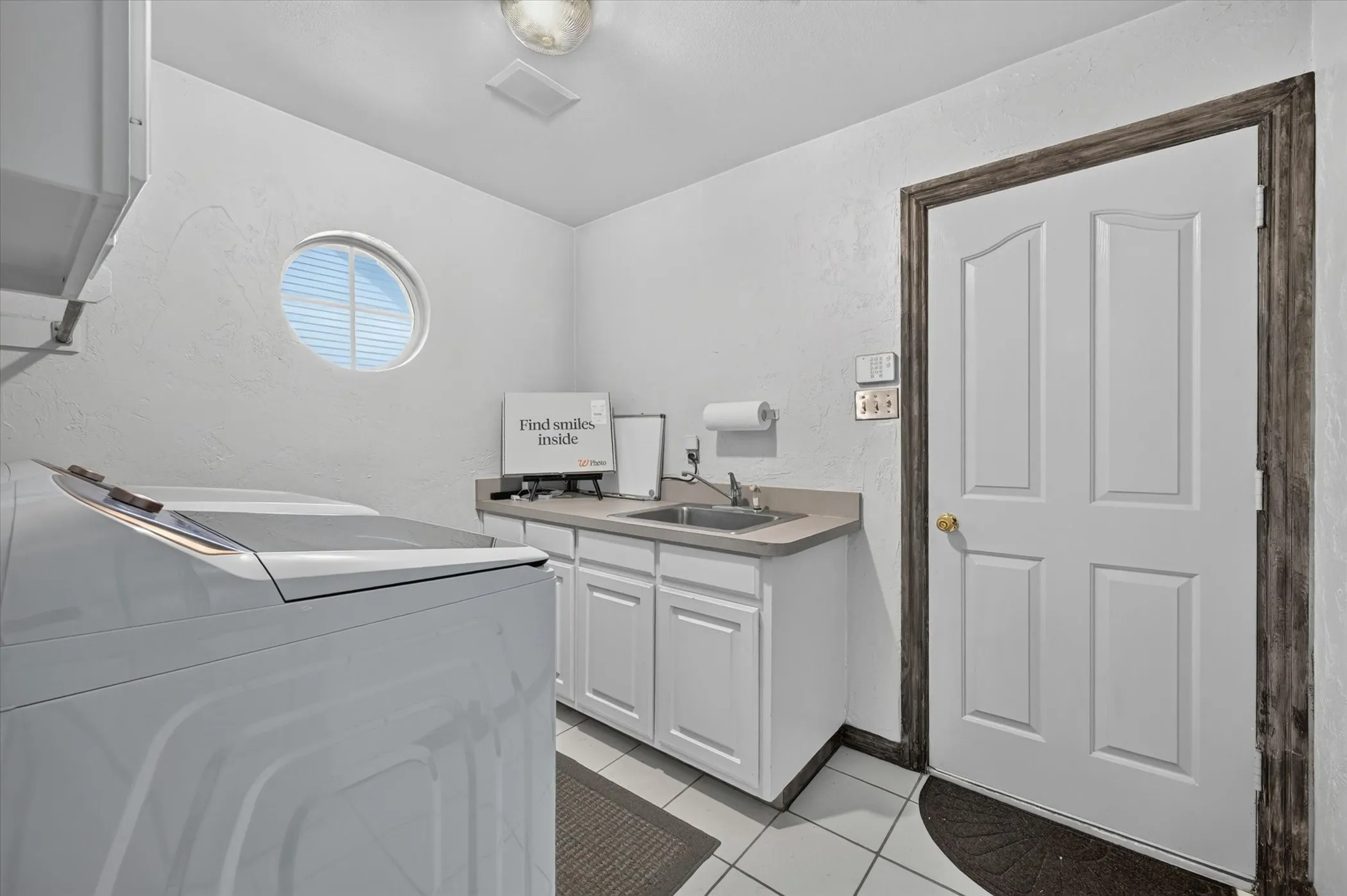 Single Family Residence For Sale in Denton County , 6001 Rock Cove, Flower Mound, Texas 75028, 3 Bedroom, 3 Bathroom, 3 Garage spaces, 2,402 Sqft, built in 1998, mls#21315879, Real Estate Agent in Flower Mound, Homes For Sale in Denton county, Homes For Sale in Flower Mound, Realtor in Flower Mound Texas, Real Estate Brokerage Independent Realty Texas, Luminita Cordes Realtor