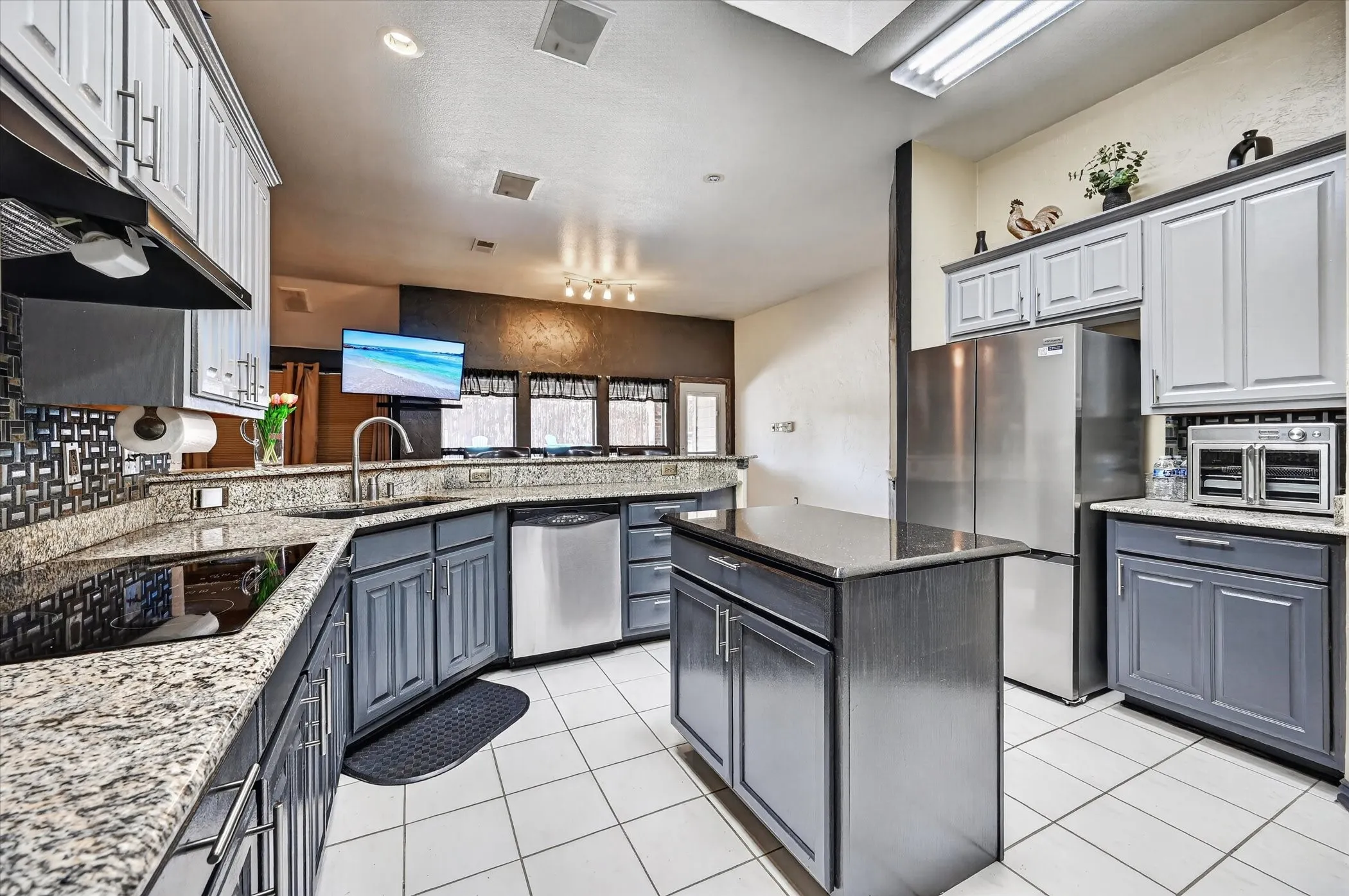 Single Family Residence For Sale in Denton County , 6001 Rock Cove, Flower Mound, Texas 75028, 3 Bedroom, 3 Bathroom, 3 Garage spaces, 2,402 Sqft, built in 1998, mls#21315879, Real Estate Agent in Flower Mound, Homes For Sale in Denton county, Homes For Sale in Flower Mound, Realtor in Flower Mound Texas, Real Estate Brokerage Independent Realty Texas, Luminita Cordes Realtor