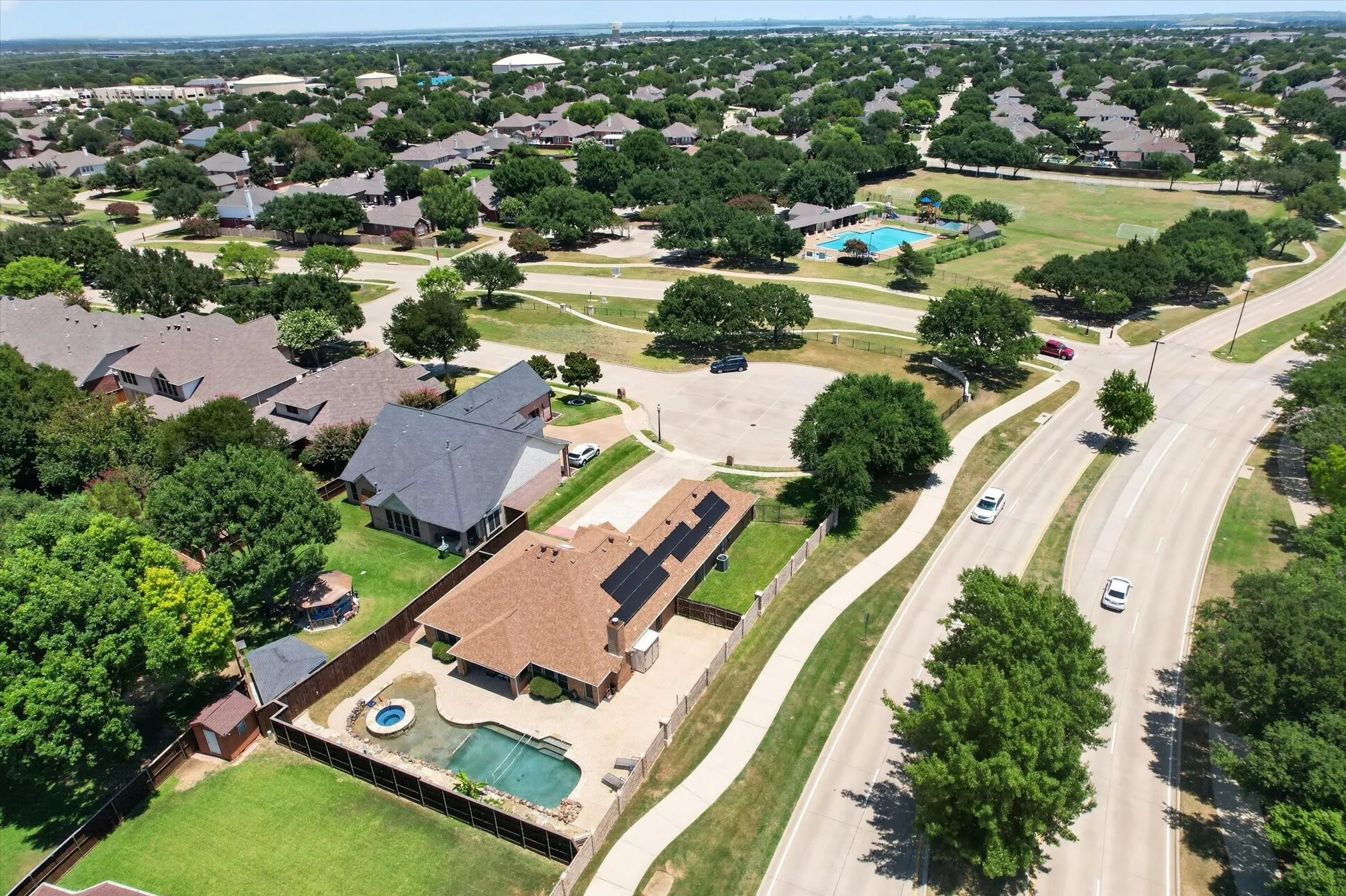 Single Family Residence For Sale in Denton County , 6001 Rock Cove, Flower Mound, Texas 75028, 3 Bedroom, 3 Bathroom, 3 Garage spaces, 2,402 Sqft, built in 1998, mls#21315879, Real Estate Agent in Flower Mound, Homes For Sale in Denton county, Homes For Sale in Flower Mound, Realtor in Flower Mound Texas, Real Estate Brokerage Independent Realty Texas, Luminita Cordes Realtor
