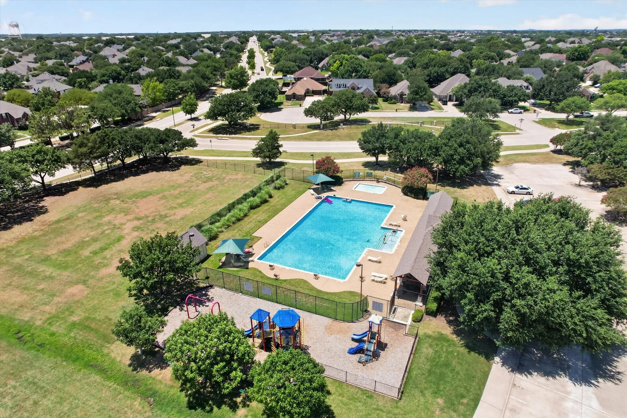Single Family Residence For Sale in Denton County , 6001 Rock Cove, Flower Mound, Texas 75028, 3 Bedroom, 3 Bathroom, 3 Garage spaces, 2,402 Sqft, built in 1998, mls#21315879, Real Estate Agent in Flower Mound, Homes For Sale in Denton county, Homes For Sale in Flower Mound, Realtor in Flower Mound Texas, Real Estate Brokerage Independent Realty Texas, Luminita Cordes Realtor