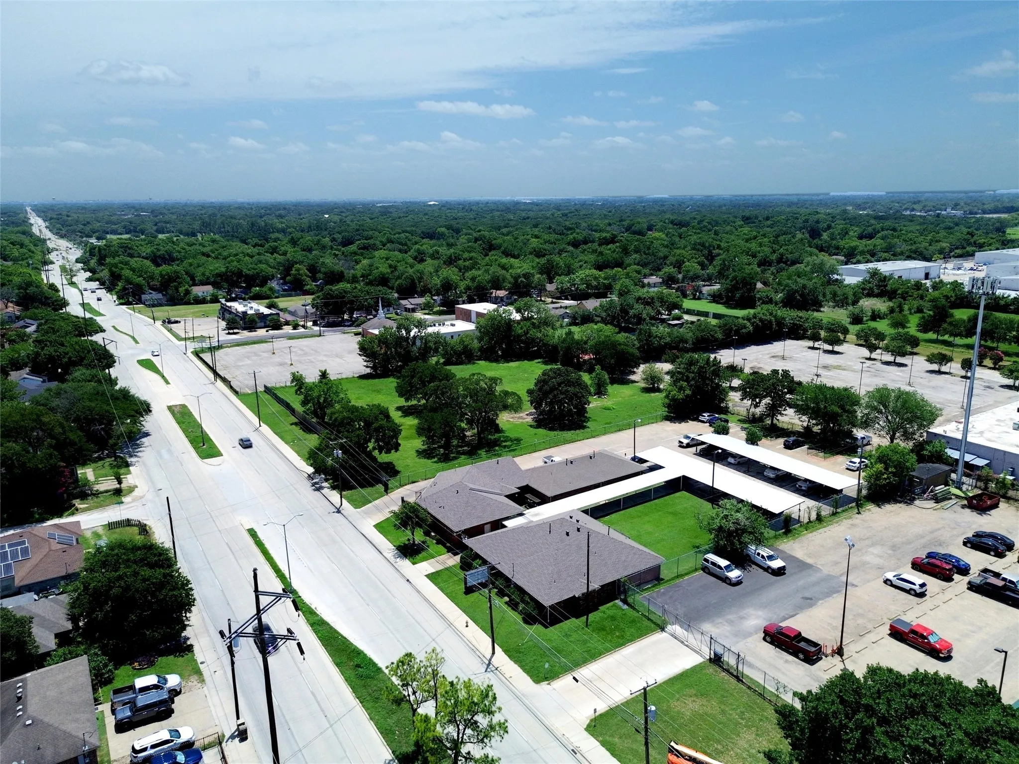 Office For Rent in Dallas County , 8202 Elam Road, Dallas, Texas 75217, 0, 0, Garage spaces, 1,044 Sqft, built in 1991, mls#21314303, Real Estate Agent in Dallas, Homes For Rent in Dallas county, Homes For Rent in Dallas, Realtor in Dallas Texas, Real Estate Brokerage Independent Realty Texas, Luminita Cordes Realtor