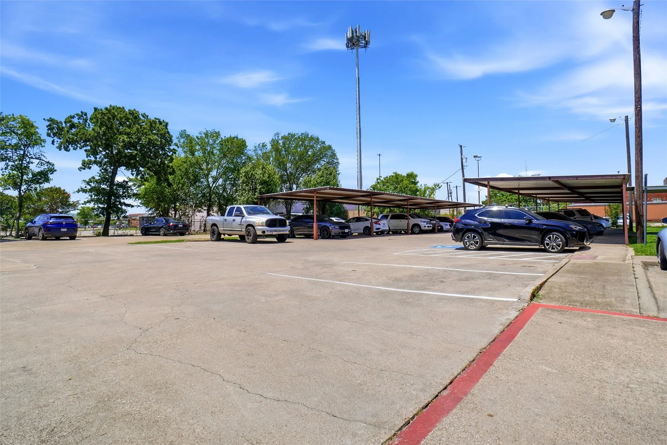 Office For Rent in Dallas County , 8202 Elam Road, Dallas, Texas 75217, 0, 0, Garage spaces, 1,044 Sqft, built in 1991, mls#21314303, Real Estate Agent in Dallas, Homes For Rent in Dallas county, Homes For Rent in Dallas, Realtor in Dallas Texas, Real Estate Brokerage Independent Realty Texas, Luminita Cordes Realtor