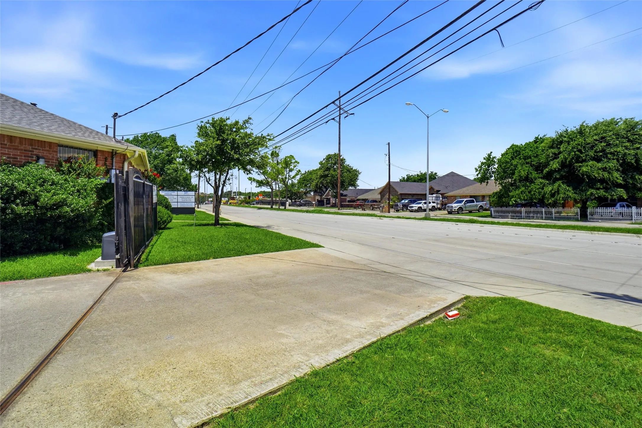 Office For Rent in Dallas County , 8202 Elam Road, Dallas, Texas 75217, 0, 0, Garage spaces, 1,044 Sqft, built in 1991, mls#21314303, Real Estate Agent in Dallas, Homes For Rent in Dallas county, Homes For Rent in Dallas, Realtor in Dallas Texas, Real Estate Brokerage Independent Realty Texas, Luminita Cordes Realtor