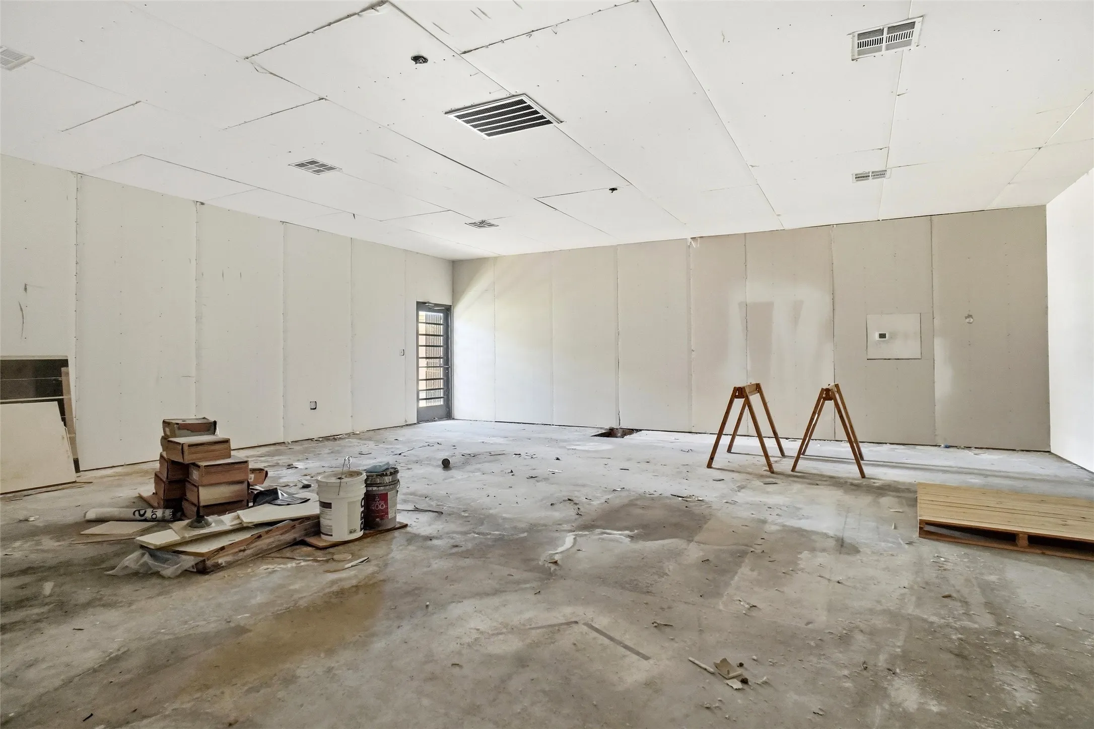 Office For Rent in Dallas County , 8202 Elam Road, Dallas, Texas 75217, 0, 0, Garage spaces, 1,044 Sqft, built in 1991, mls#21314303, Real Estate Agent in Dallas, Homes For Rent in Dallas county, Homes For Rent in Dallas, Realtor in Dallas Texas, Real Estate Brokerage Independent Realty Texas, Luminita Cordes Realtor