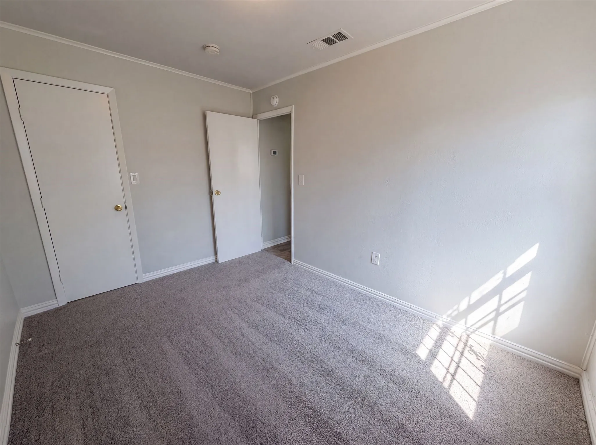 Single Family Residence For Sale in Dallas County , 4268 Texas College Drive, Dallas, Texas 75241, 3 Bedroom, 1 Bathroom, 1 Garage spaces, 1,188 Sqft, built in 1969, mls#21322909, Real Estate Agent in Dallas, Homes For Sale in Dallas county, Homes For Sale in Dallas, Realtor in Dallas Texas, Real Estate Brokerage Independent Realty Texas, Luminita Cordes Realtor