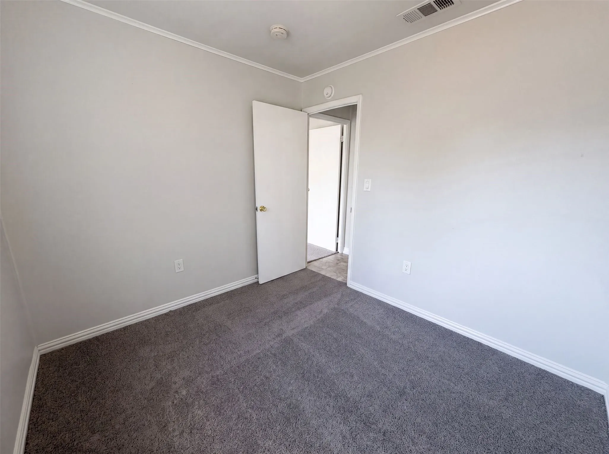 Single Family Residence For Sale in Dallas County , 4268 Texas College Drive, Dallas, Texas 75241, 3 Bedroom, 1 Bathroom, 1 Garage spaces, 1,188 Sqft, built in 1969, mls#21322909, Real Estate Agent in Dallas, Homes For Sale in Dallas county, Homes For Sale in Dallas, Realtor in Dallas Texas, Real Estate Brokerage Independent Realty Texas, Luminita Cordes Realtor