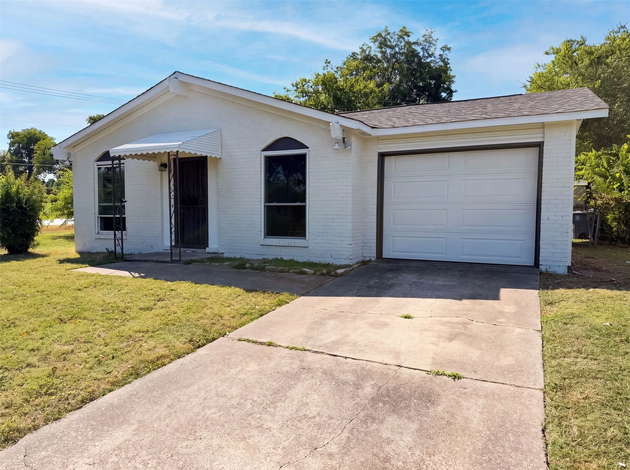 Single Family Residence For Sale in Dallas County , 4268 Texas College Drive, Dallas, Texas 75241, 3 Bedroom, 1 Bathroom, 1 Garage spaces, 1,188 Sqft, built in 1969, mls#21322909, Real Estate Agent in Dallas, Homes For Sale in Dallas county, Homes For Sale in Dallas, Realtor in Dallas Texas, Real Estate Brokerage Independent Realty Texas, Luminita Cordes Realtor