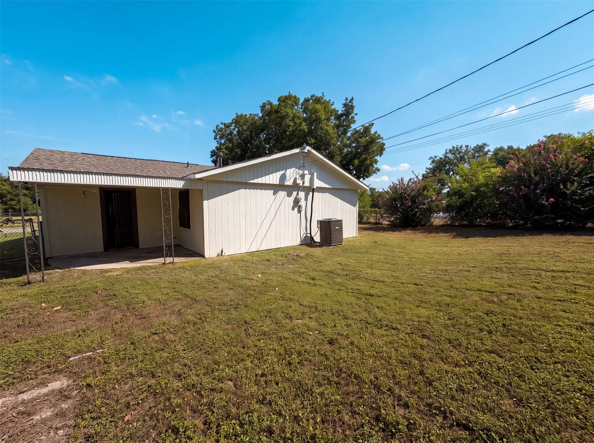 Single Family Residence For Sale in Dallas County , 4268 Texas College Drive, Dallas, Texas 75241, 3 Bedroom, 1 Bathroom, 1 Garage spaces, 1,188 Sqft, built in 1969, mls#21322909, Real Estate Agent in Dallas, Homes For Sale in Dallas county, Homes For Sale in Dallas, Realtor in Dallas Texas, Real Estate Brokerage Independent Realty Texas, Luminita Cordes Realtor