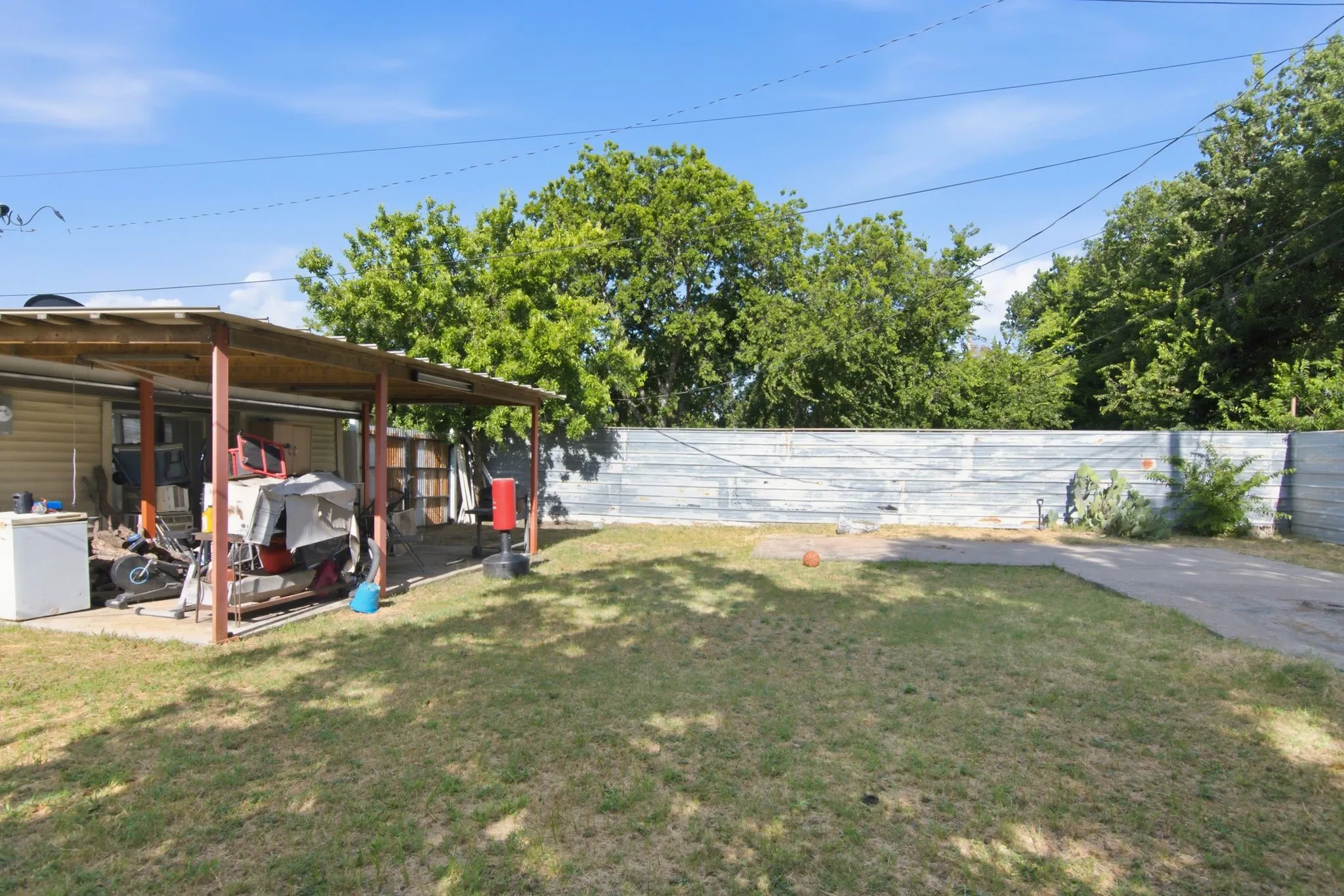 Single Family Residence For Sale in Tarrant County , 8814 Clifford Street, White Settlement, Texas 76108, 3 Bedroom, 2 Bathroom, Garage spaces, 1,531 Sqft, built in 1945, mls#21318224, Real Estate Agent in White Settlement, Homes For Sale in Tarrant county, Homes For Sale in White Settlement, Realtor in White Settlement Texas, Real Estate Brokerage Independent Realty Texas, Luminita Cordes Realtor