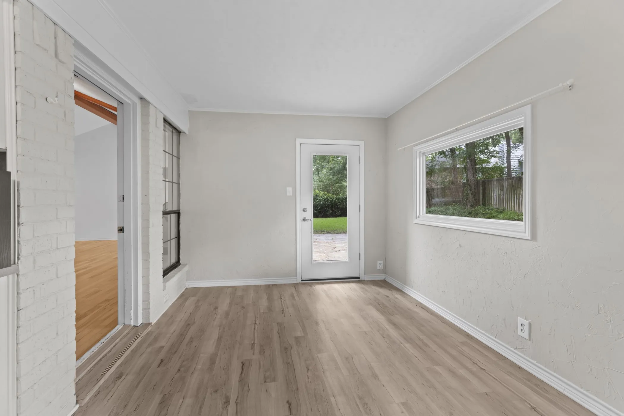 Single Family Residence For Sale in Smith County , 1743 Barbara Court, Hideaway, Texas 75771, 3 Bedroom, 2 Bathroom, 2 Garage spaces, 2,009 Sqft, built in 1985, mls#21322905, Real Estate Agent in Hideaway, Homes For Sale in Smith county, Homes For Sale in Hideaway, Realtor in Hideaway Texas, Real Estate Brokerage Independent Realty Texas, Luminita Cordes Realtor