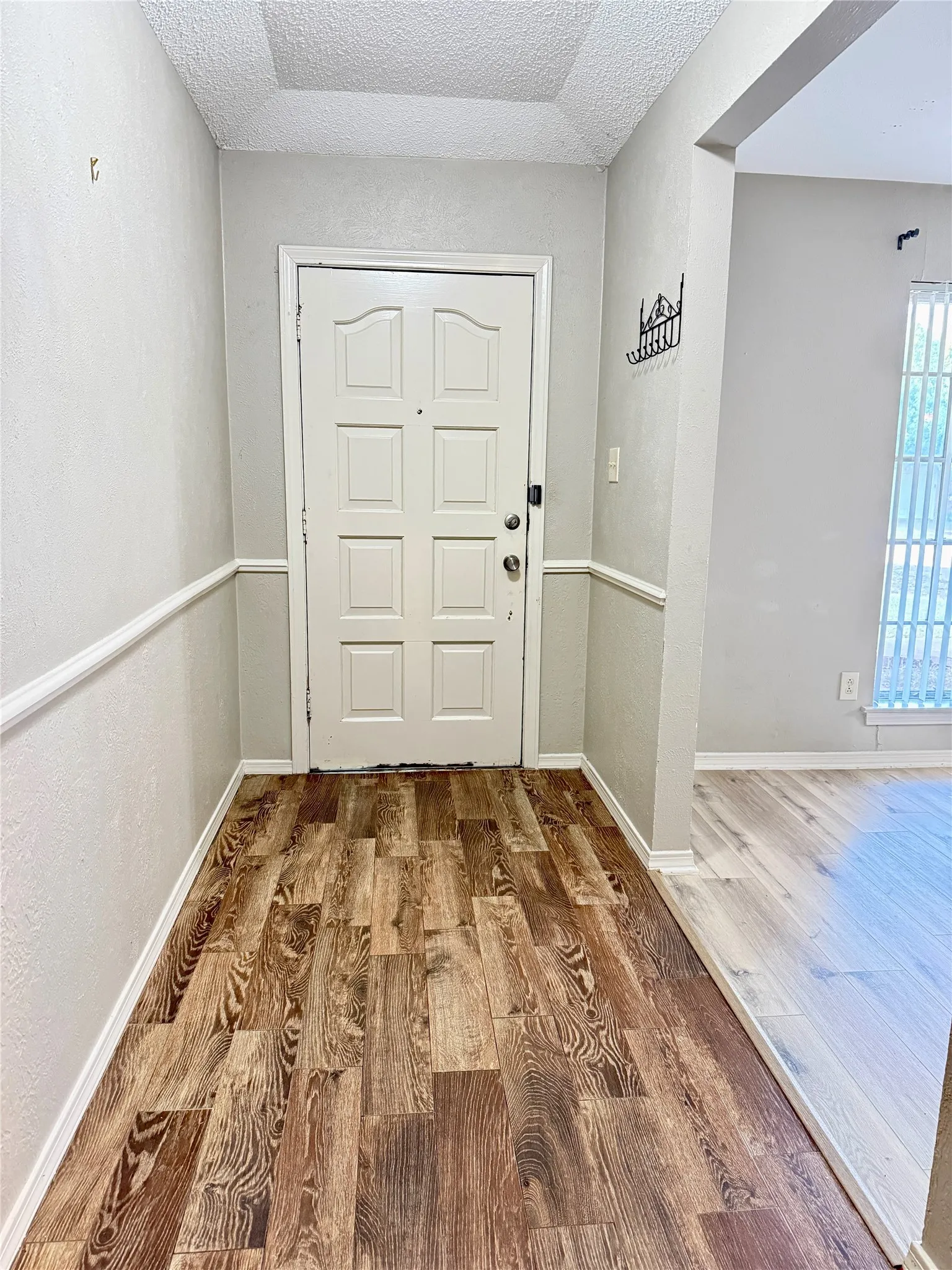 Single Family Residence For Rent in Tarrant County , 4804 Whistler Drive, Fort Worth, Texas 76133, 3 Bedroom, 2 Bathroom, 2 Garage spaces, 1,930 Sqft, built in 1968, mls#21317089, Real Estate Agent in Fort Worth, Homes For Rent in Tarrant county, Homes For Rent in Fort Worth, Realtor in Fort Worth Texas, Real Estate Brokerage Independent Realty Texas, Luminita Cordes Realtor
