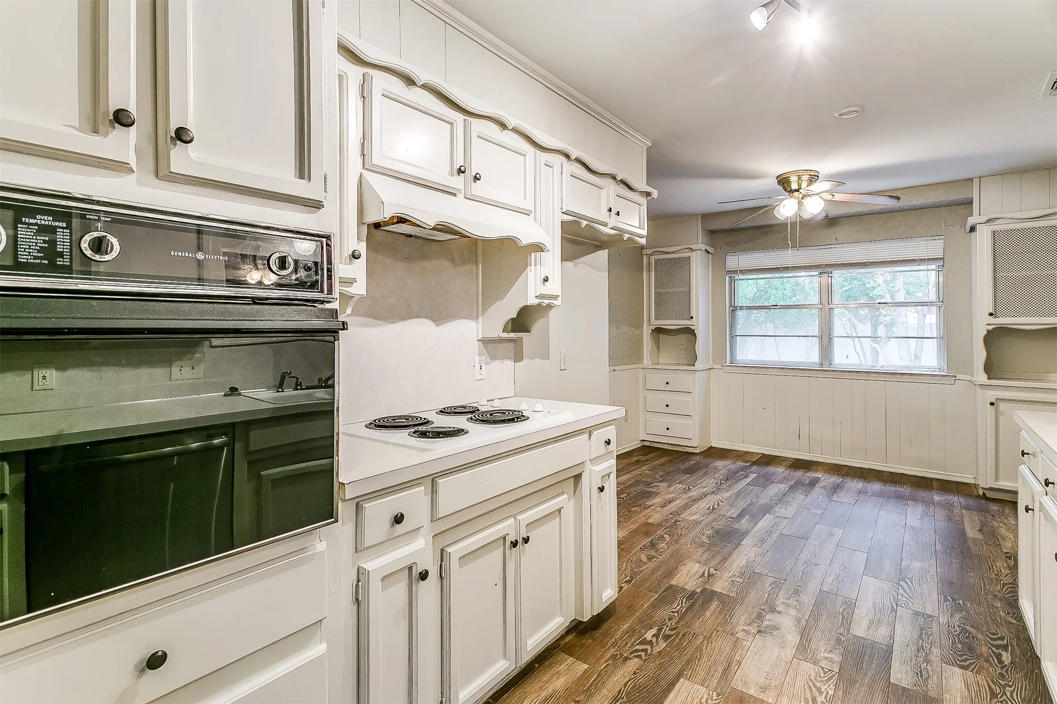 Single Family Residence For Rent in Tarrant County , 4804 Whistler Drive, Fort Worth, Texas 76133, 3 Bedroom, 2 Bathroom, 2 Garage spaces, 1,930 Sqft, built in 1968, mls#21317089, Real Estate Agent in Fort Worth, Homes For Rent in Tarrant county, Homes For Rent in Fort Worth, Realtor in Fort Worth Texas, Real Estate Brokerage Independent Realty Texas, Luminita Cordes Realtor