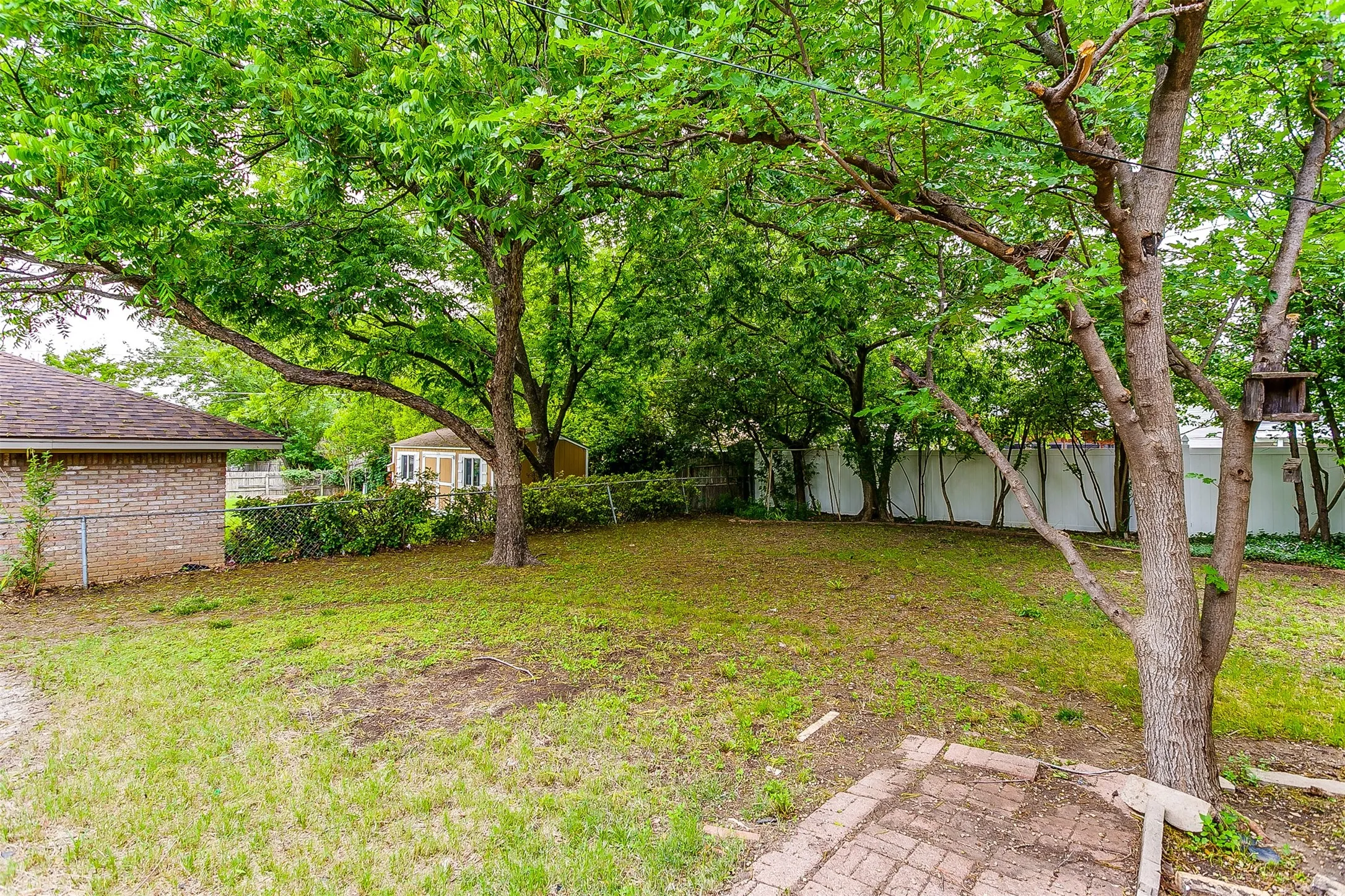 Single Family Residence For Rent in Tarrant County , 4804 Whistler Drive, Fort Worth, Texas 76133, 3 Bedroom, 2 Bathroom, 2 Garage spaces, 1,930 Sqft, built in 1968, mls#21317089, Real Estate Agent in Fort Worth, Homes For Rent in Tarrant county, Homes For Rent in Fort Worth, Realtor in Fort Worth Texas, Real Estate Brokerage Independent Realty Texas, Luminita Cordes Realtor