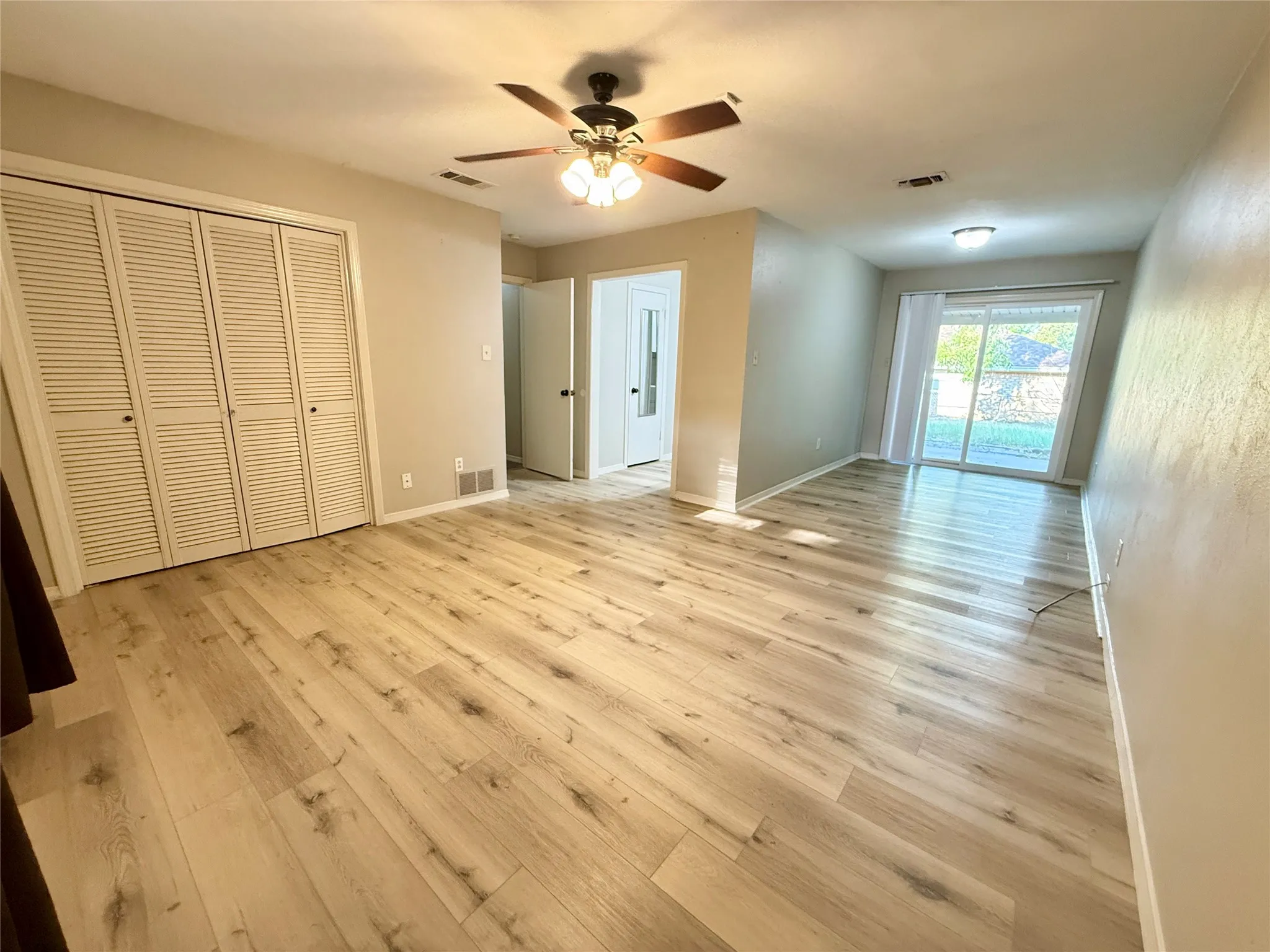 Single Family Residence For Rent in Tarrant County , 4804 Whistler Drive, Fort Worth, Texas 76133, 3 Bedroom, 2 Bathroom, 2 Garage spaces, 1,930 Sqft, built in 1968, mls#21317089, Real Estate Agent in Fort Worth, Homes For Rent in Tarrant county, Homes For Rent in Fort Worth, Realtor in Fort Worth Texas, Real Estate Brokerage Independent Realty Texas, Luminita Cordes Realtor