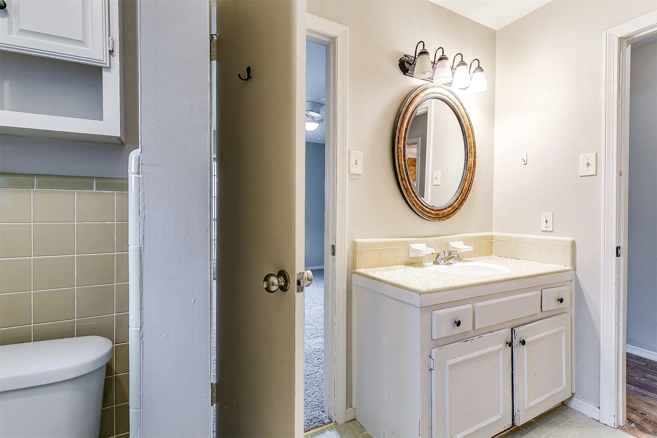 Single Family Residence For Rent in Tarrant County , 4804 Whistler Drive, Fort Worth, Texas 76133, 3 Bedroom, 2 Bathroom, 2 Garage spaces, 1,930 Sqft, built in 1968, mls#21317089, Real Estate Agent in Fort Worth, Homes For Rent in Tarrant county, Homes For Rent in Fort Worth, Realtor in Fort Worth Texas, Real Estate Brokerage Independent Realty Texas, Luminita Cordes Realtor