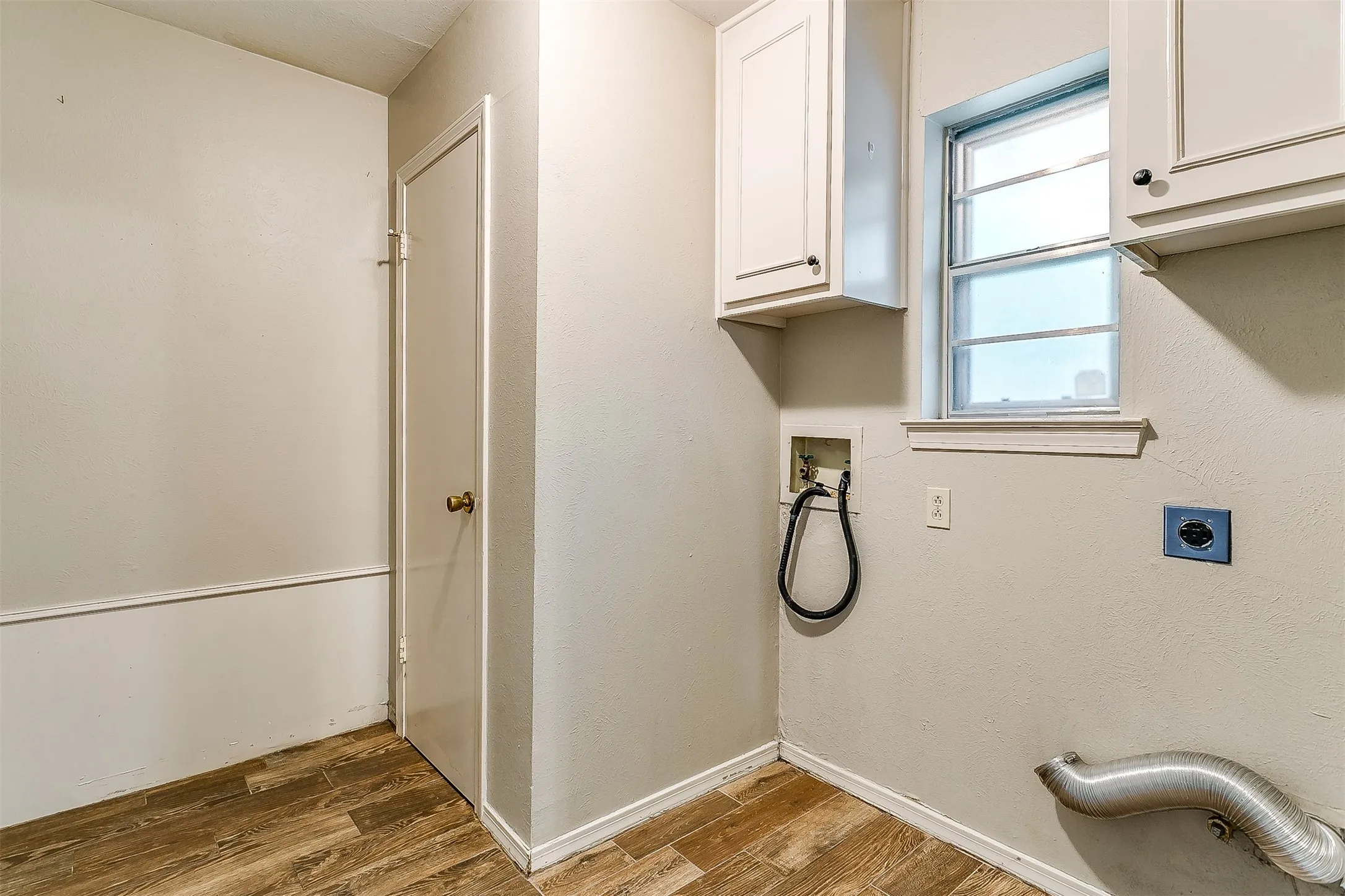 Single Family Residence For Rent in Tarrant County , 4804 Whistler Drive, Fort Worth, Texas 76133, 3 Bedroom, 2 Bathroom, 2 Garage spaces, 1,930 Sqft, built in 1968, mls#21317089, Real Estate Agent in Fort Worth, Homes For Rent in Tarrant county, Homes For Rent in Fort Worth, Realtor in Fort Worth Texas, Real Estate Brokerage Independent Realty Texas, Luminita Cordes Realtor