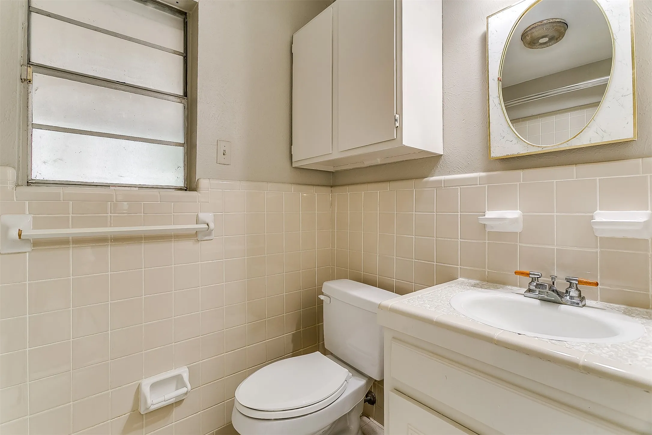 Single Family Residence For Rent in Tarrant County , 4804 Whistler Drive, Fort Worth, Texas 76133, 3 Bedroom, 2 Bathroom, 2 Garage spaces, 1,930 Sqft, built in 1968, mls#21317089, Real Estate Agent in Fort Worth, Homes For Rent in Tarrant county, Homes For Rent in Fort Worth, Realtor in Fort Worth Texas, Real Estate Brokerage Independent Realty Texas, Luminita Cordes Realtor