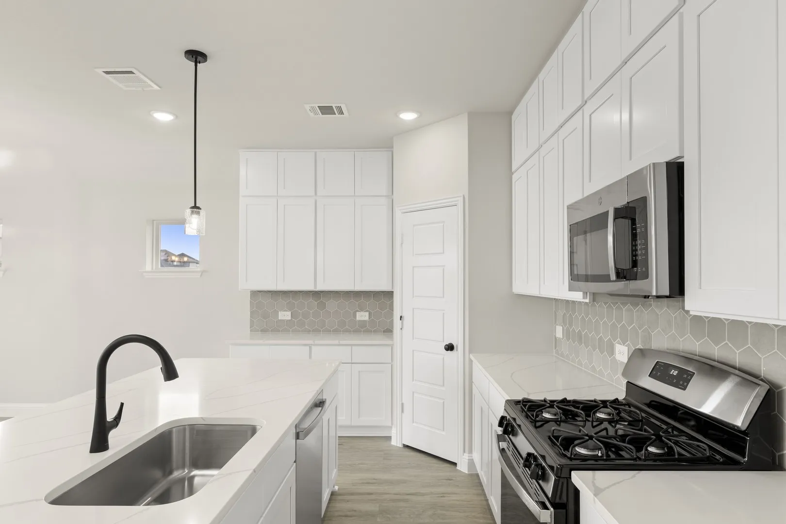 13. 2452 Wheatfield - Kitchen (4)