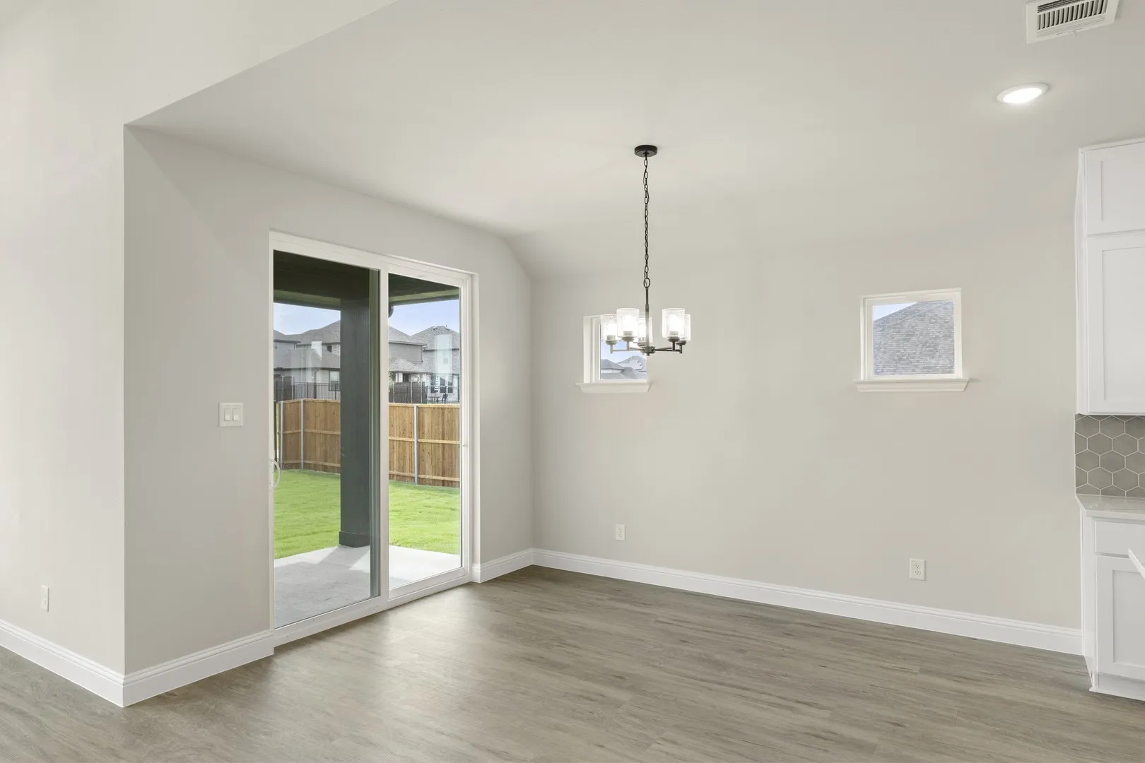14. 2452 Wheatfield - Dining