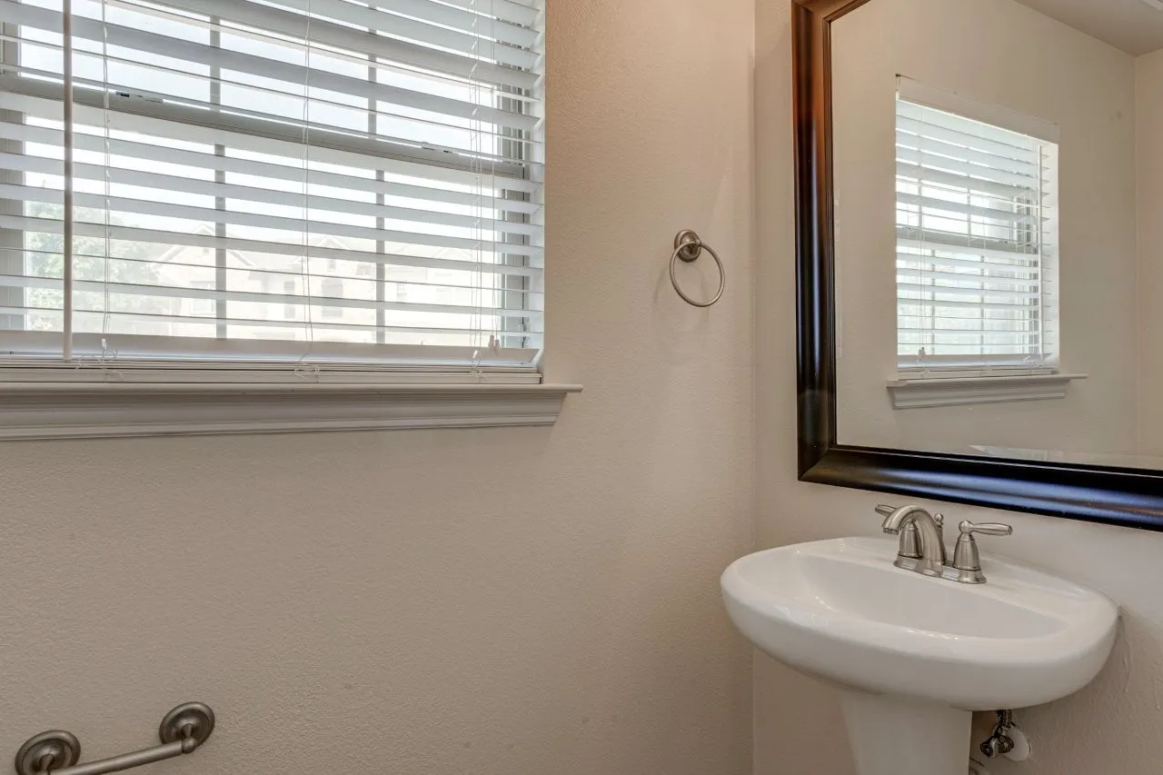 Single Family Residence For Sale in Dallas County , 4134 Florence Drive, Irving, Texas 75038, 2 Bedroom, 3 Bathroom, 2 Garage spaces, 1,857 Sqft, built in 2008, mls#21321869, Real Estate Agent in Irving, Homes For Sale in Dallas county, Homes For Sale in Irving, Realtor in Irving Texas, Real Estate Brokerage Independent Realty Texas, Luminita Cordes Realtor