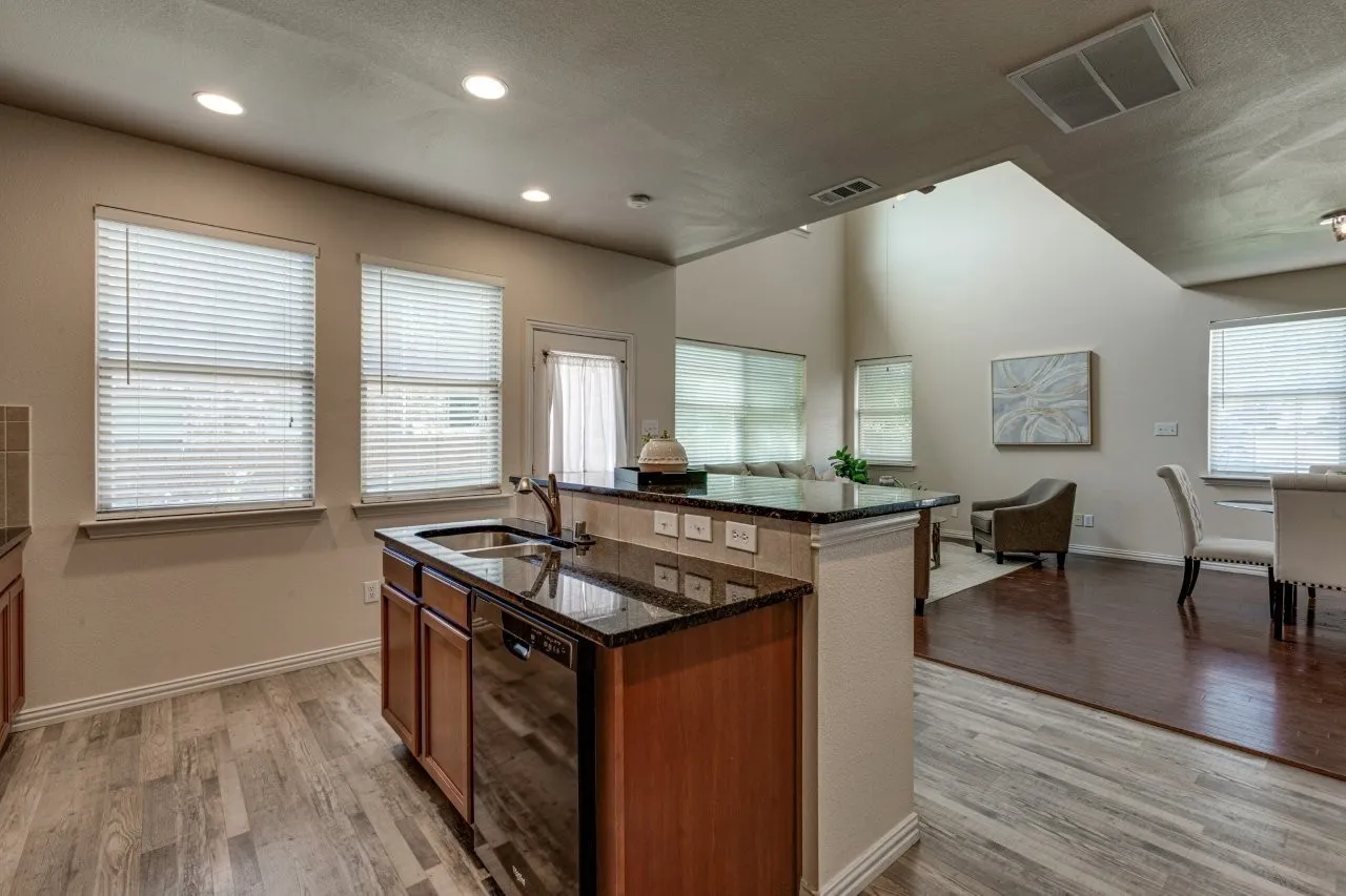 Single Family Residence For Sale in Dallas County , 4134 Florence Drive, Irving, Texas 75038, 2 Bedroom, 3 Bathroom, 2 Garage spaces, 1,857 Sqft, built in 2008, mls#21321869, Real Estate Agent in Irving, Homes For Sale in Dallas county, Homes For Sale in Irving, Realtor in Irving Texas, Real Estate Brokerage Independent Realty Texas, Luminita Cordes Realtor