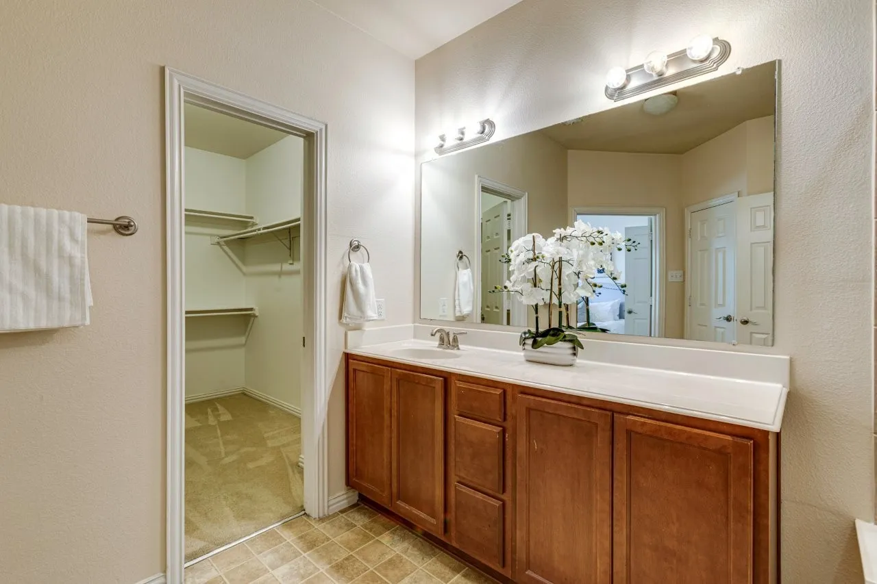 Single Family Residence For Sale in Dallas County , 4134 Florence Drive, Irving, Texas 75038, 2 Bedroom, 3 Bathroom, 2 Garage spaces, 1,857 Sqft, built in 2008, mls#21321869, Real Estate Agent in Irving, Homes For Sale in Dallas county, Homes For Sale in Irving, Realtor in Irving Texas, Real Estate Brokerage Independent Realty Texas, Luminita Cordes Realtor