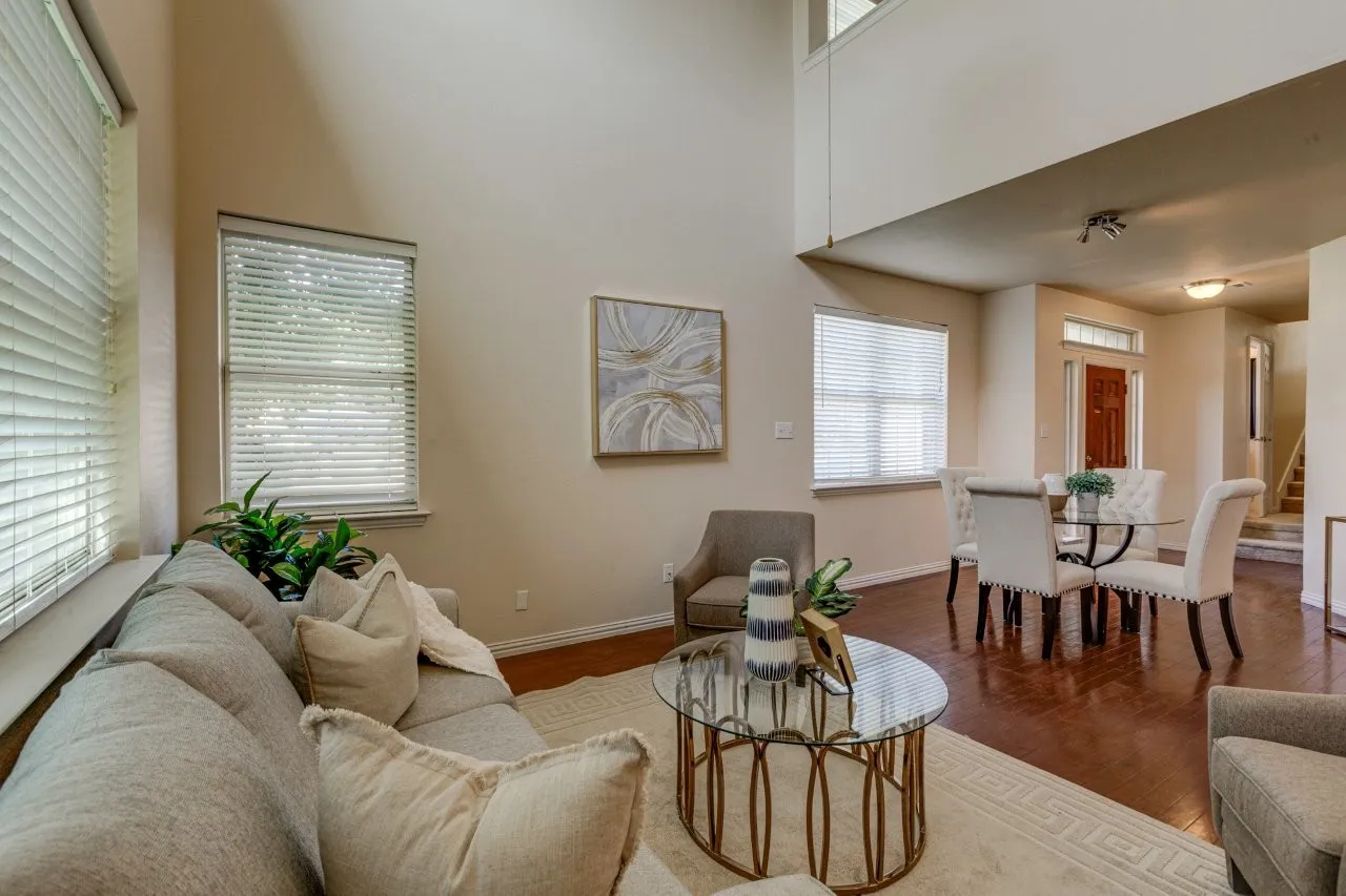 Single Family Residence For Sale in Dallas County , 4134 Florence Drive, Irving, Texas 75038, 2 Bedroom, 3 Bathroom, 2 Garage spaces, 1,857 Sqft, built in 2008, mls#21321869, Real Estate Agent in Irving, Homes For Sale in Dallas county, Homes For Sale in Irving, Realtor in Irving Texas, Real Estate Brokerage Independent Realty Texas, Luminita Cordes Realtor
