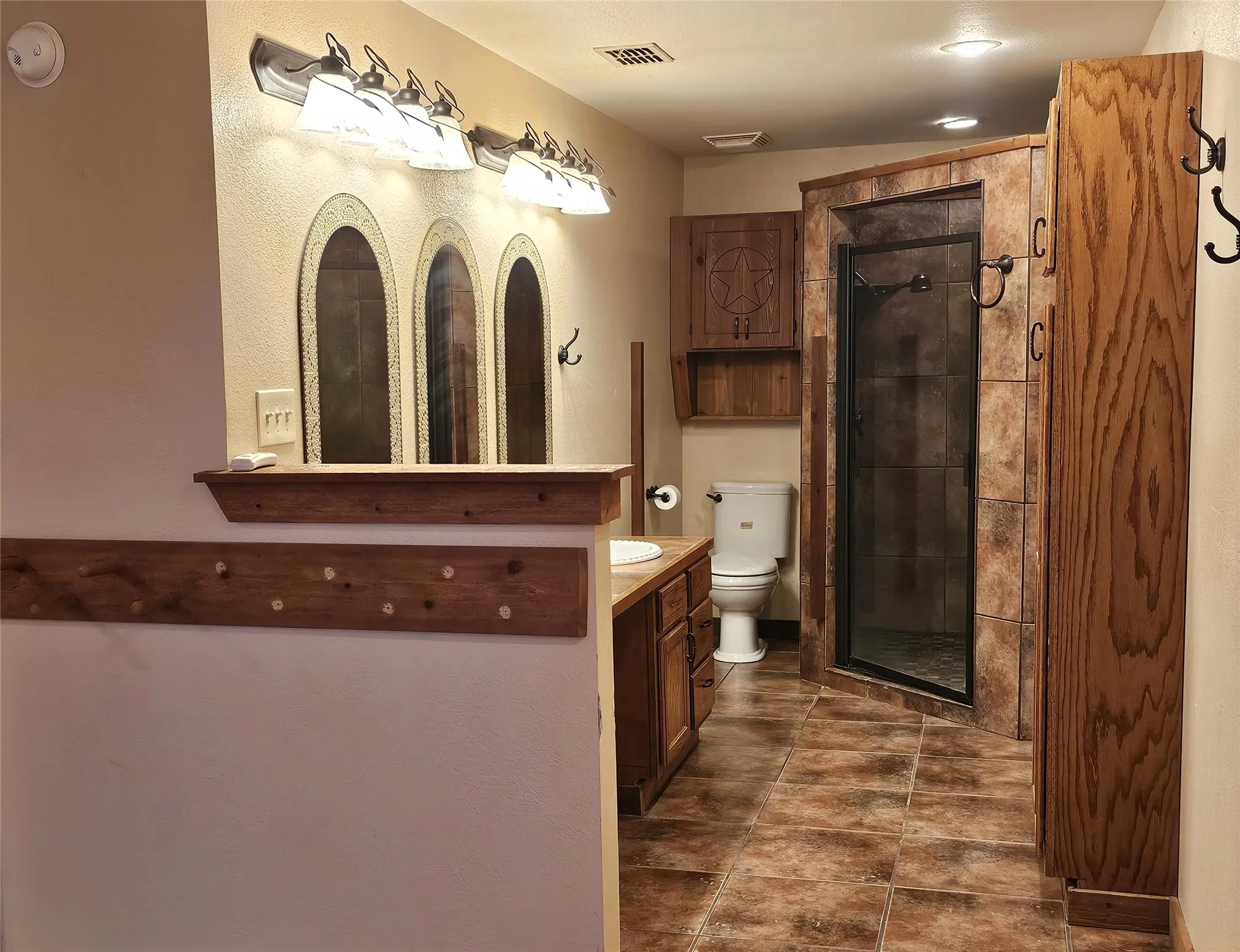 Primary Bathroom w double vanity
