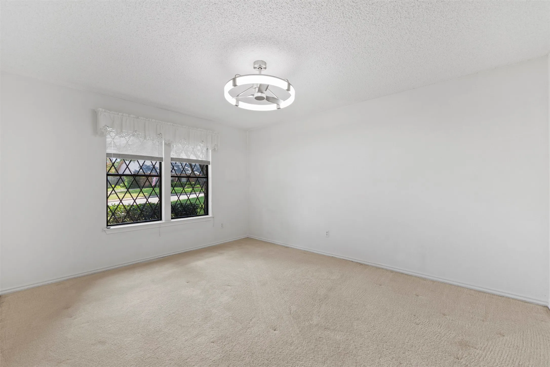 Single Family Residence For Sale in Dallas County , 903 Green Rock Drive, Duncanville, Texas 75137, 3 Bedroom, 2 Bathroom, 2 Garage spaces, 1,822 Sqft, built in 1975, mls#21322939, Real Estate Agent in Duncanville, Homes For Sale in Dallas county, Homes For Sale in Duncanville, Realtor in Duncanville Texas, Real Estate Brokerage Independent Realty Texas, Luminita Cordes Realtor