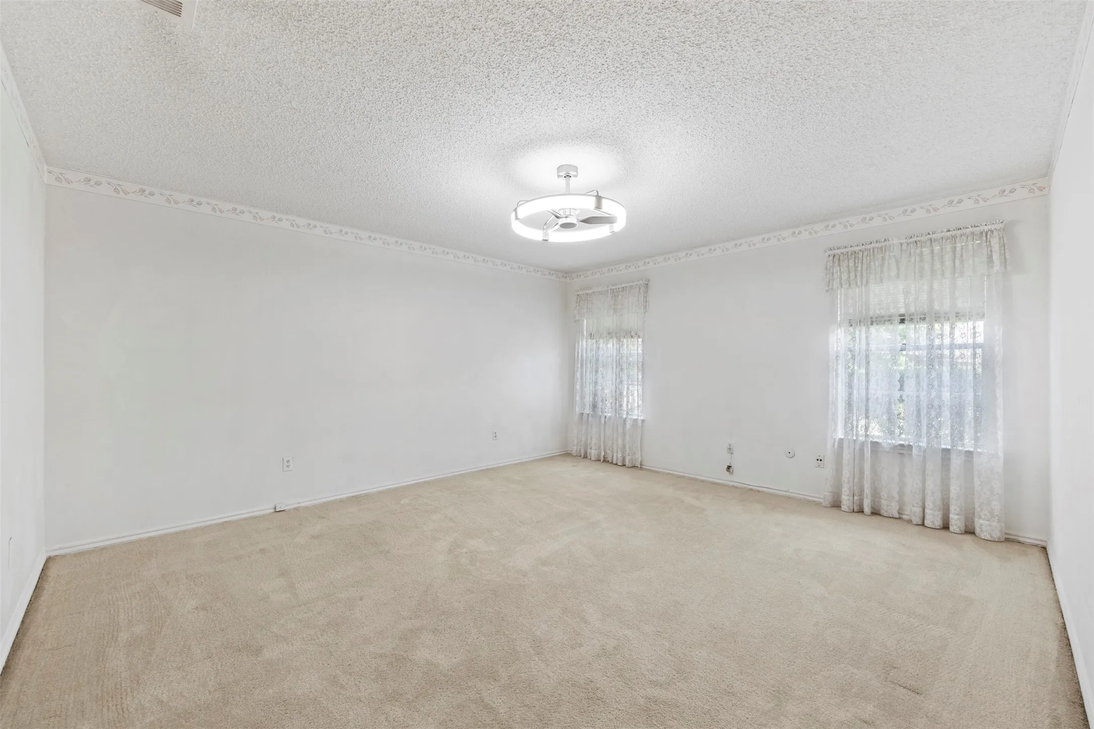 Single Family Residence For Sale in Dallas County , 903 Green Rock Drive, Duncanville, Texas 75137, 3 Bedroom, 2 Bathroom, 2 Garage spaces, 1,822 Sqft, built in 1975, mls#21322939, Real Estate Agent in Duncanville, Homes For Sale in Dallas county, Homes For Sale in Duncanville, Realtor in Duncanville Texas, Real Estate Brokerage Independent Realty Texas, Luminita Cordes Realtor