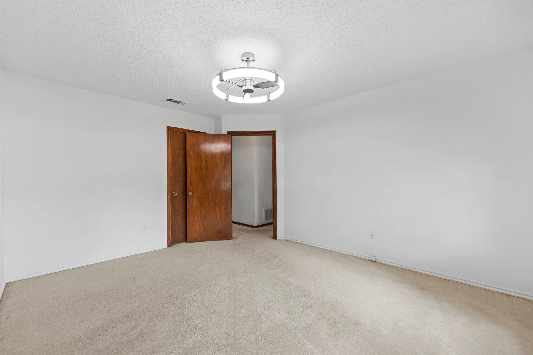 Single Family Residence For Sale in Dallas County , 903 Green Rock Drive, Duncanville, Texas 75137, 3 Bedroom, 2 Bathroom, 2 Garage spaces, 1,822 Sqft, built in 1975, mls#21322939, Real Estate Agent in Duncanville, Homes For Sale in Dallas county, Homes For Sale in Duncanville, Realtor in Duncanville Texas, Real Estate Brokerage Independent Realty Texas, Luminita Cordes Realtor