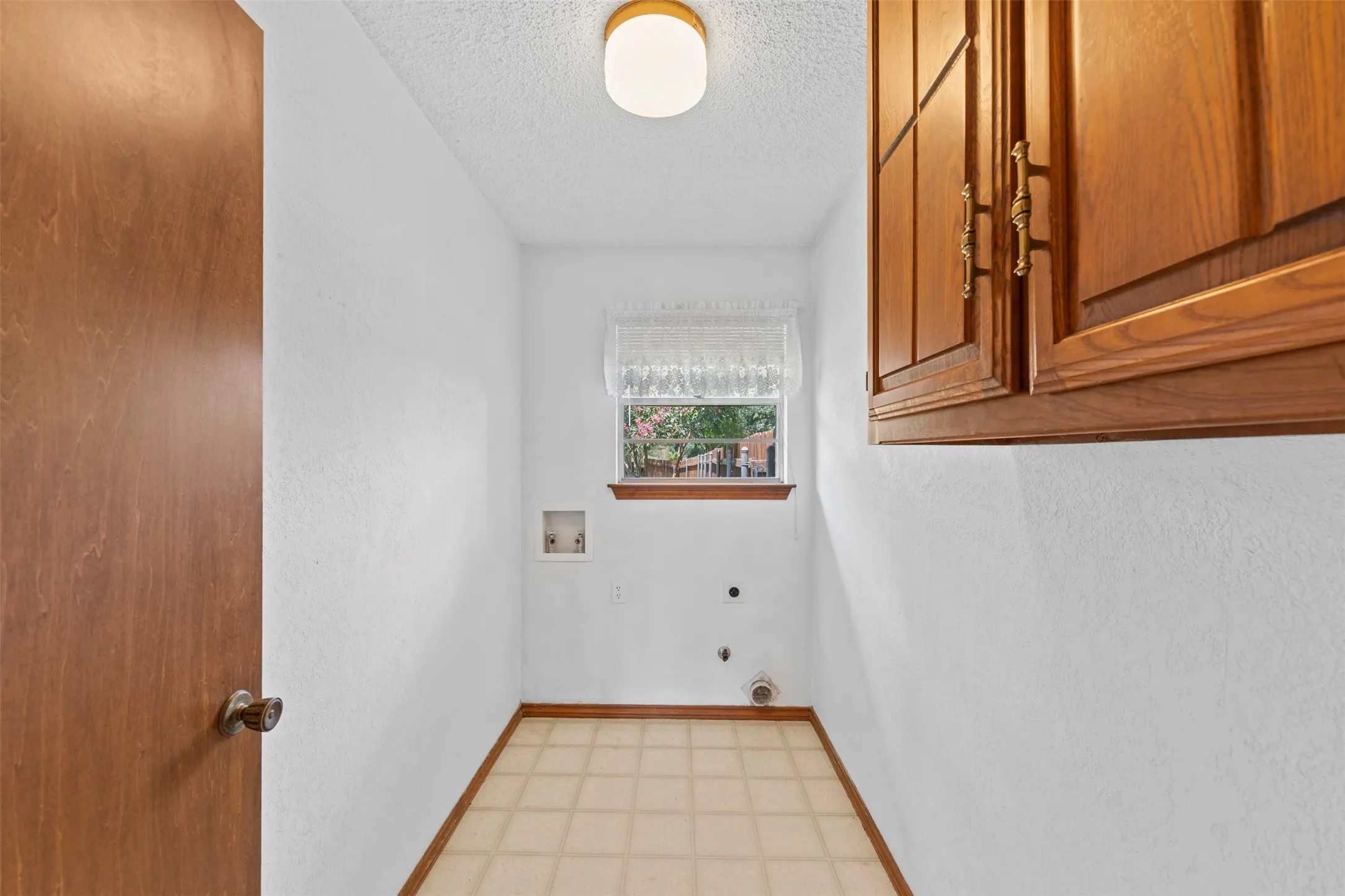 Single Family Residence For Sale in Dallas County , 903 Green Rock Drive, Duncanville, Texas 75137, 3 Bedroom, 2 Bathroom, 2 Garage spaces, 1,822 Sqft, built in 1975, mls#21322939, Real Estate Agent in Duncanville, Homes For Sale in Dallas county, Homes For Sale in Duncanville, Realtor in Duncanville Texas, Real Estate Brokerage Independent Realty Texas, Luminita Cordes Realtor