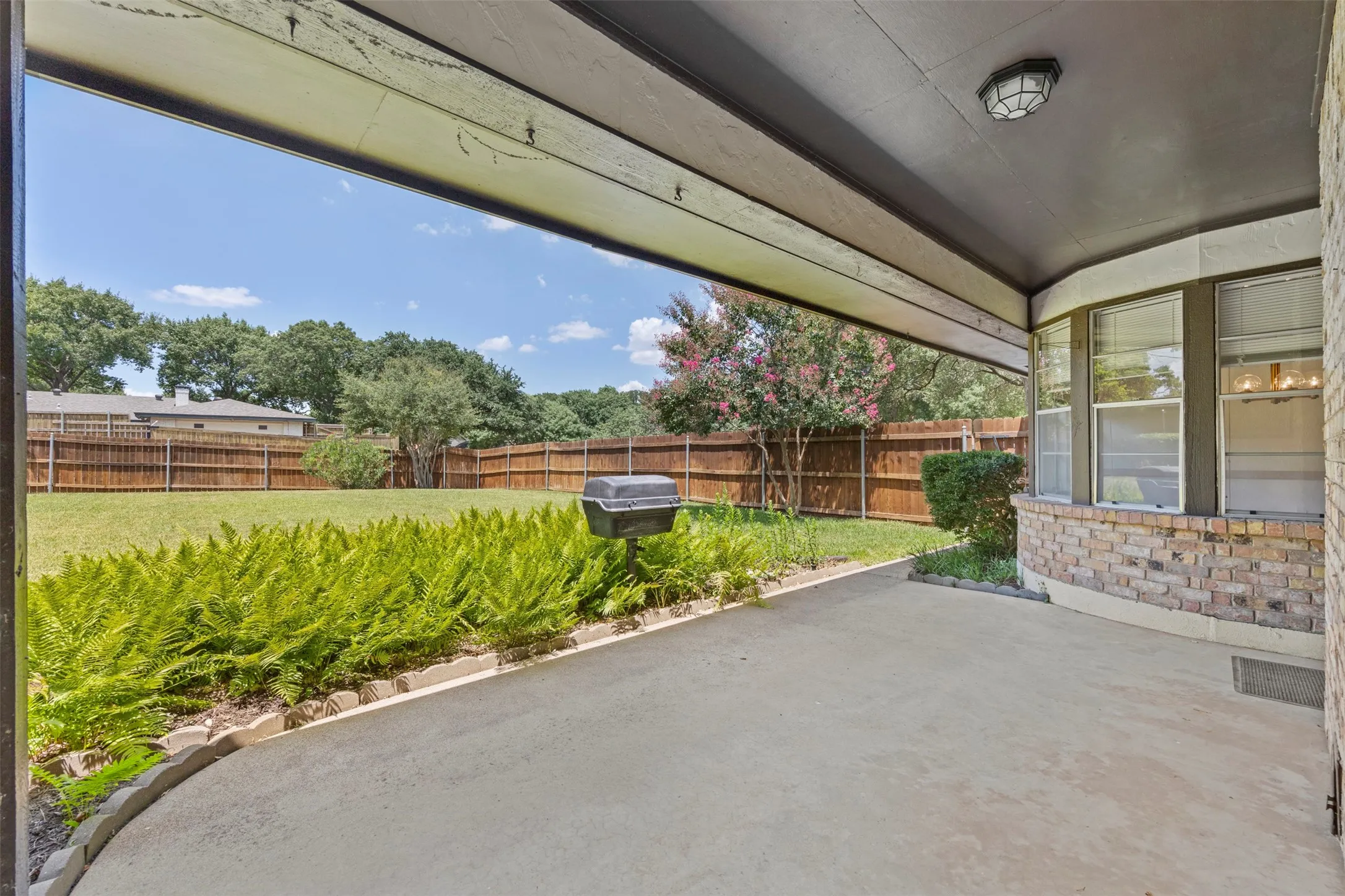 Single Family Residence For Sale in Dallas County , 903 Green Rock Drive, Duncanville, Texas 75137, 3 Bedroom, 2 Bathroom, 2 Garage spaces, 1,822 Sqft, built in 1975, mls#21322939, Real Estate Agent in Duncanville, Homes For Sale in Dallas county, Homes For Sale in Duncanville, Realtor in Duncanville Texas, Real Estate Brokerage Independent Realty Texas, Luminita Cordes Realtor