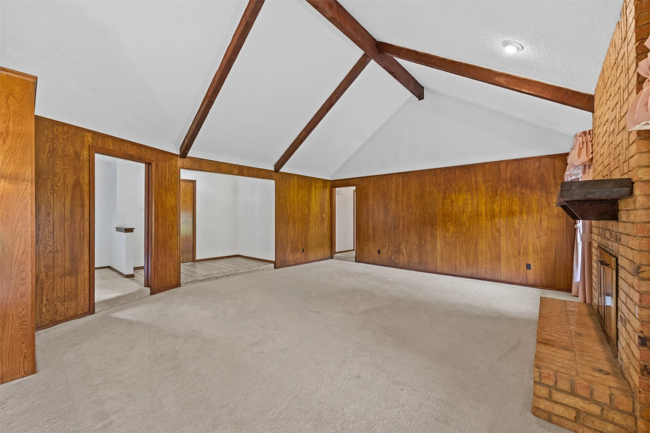 Single Family Residence For Sale in Dallas County , 903 Green Rock Drive, Duncanville, Texas 75137, 3 Bedroom, 2 Bathroom, 2 Garage spaces, 1,822 Sqft, built in 1975, mls#21322939, Real Estate Agent in Duncanville, Homes For Sale in Dallas county, Homes For Sale in Duncanville, Realtor in Duncanville Texas, Real Estate Brokerage Independent Realty Texas, Luminita Cordes Realtor