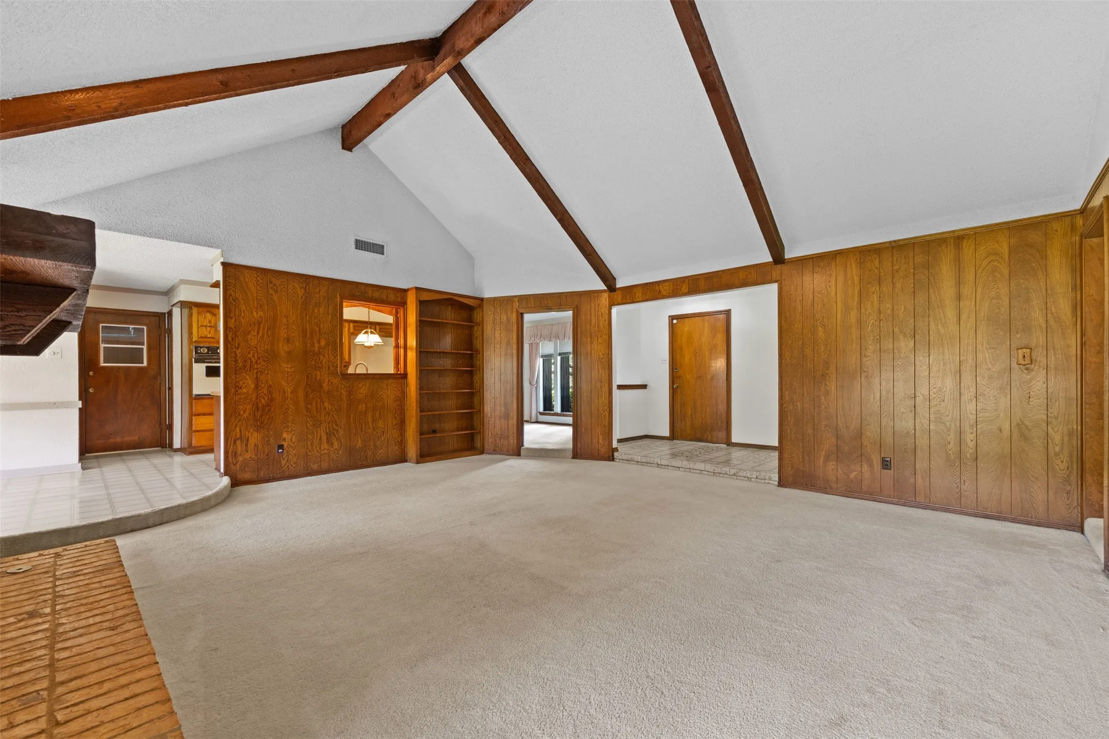 Single Family Residence For Sale in Dallas County , 903 Green Rock Drive, Duncanville, Texas 75137, 3 Bedroom, 2 Bathroom, 2 Garage spaces, 1,822 Sqft, built in 1975, mls#21322939, Real Estate Agent in Duncanville, Homes For Sale in Dallas county, Homes For Sale in Duncanville, Realtor in Duncanville Texas, Real Estate Brokerage Independent Realty Texas, Luminita Cordes Realtor