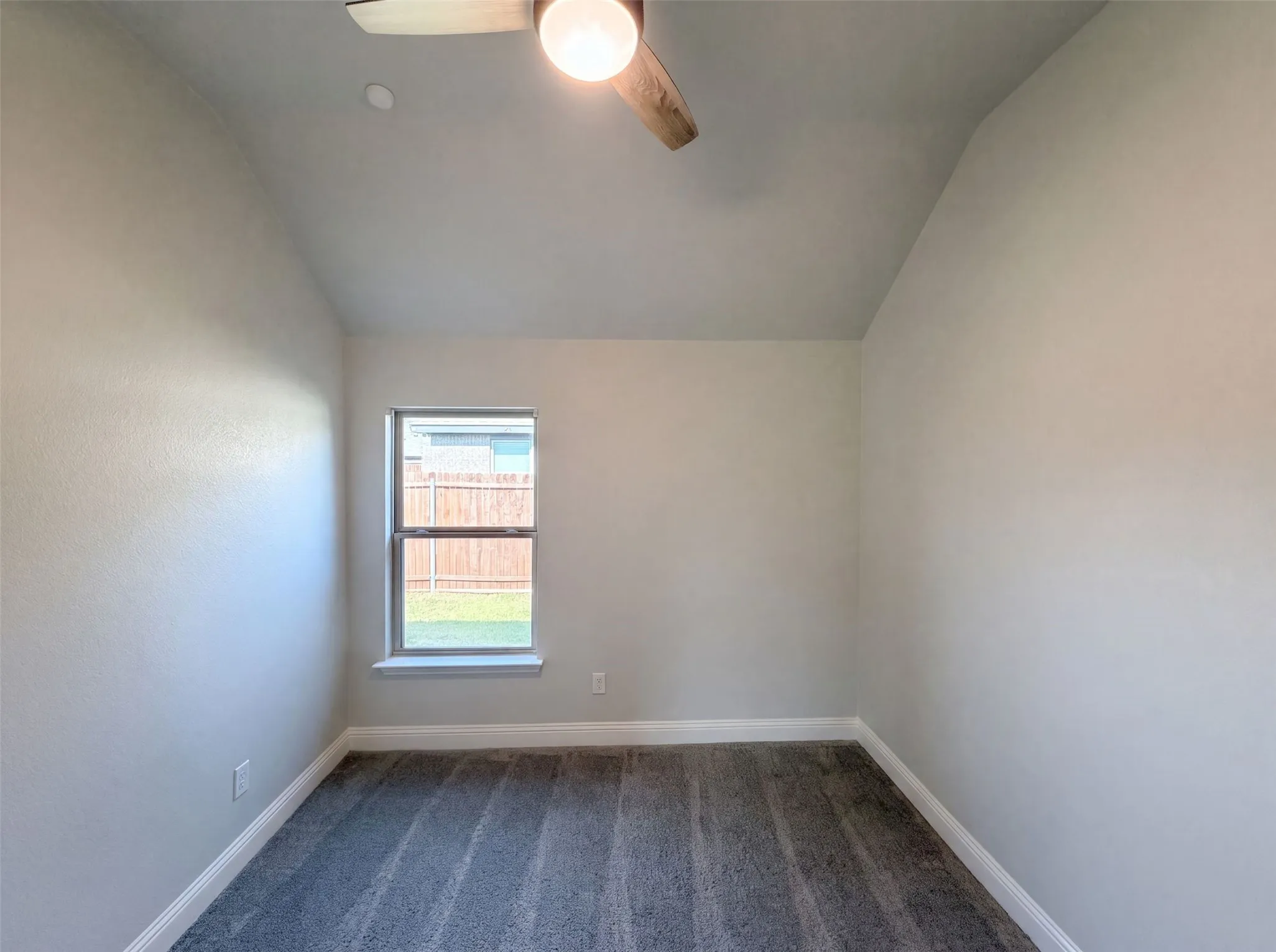 Single Family Residence For Sale in Denton County , 1530 Woodmere Drive, Krum, Texas 76249, 3 Bedroom, 2 Bathroom, 3 Garage spaces, 1,844 Sqft, built in 2021, mls#21322933, Real Estate Agent in Krum, Homes For Sale in Denton county, Homes For Sale in Krum, Realtor in Krum Texas, Real Estate Brokerage Independent Realty Texas, Luminita Cordes Realtor