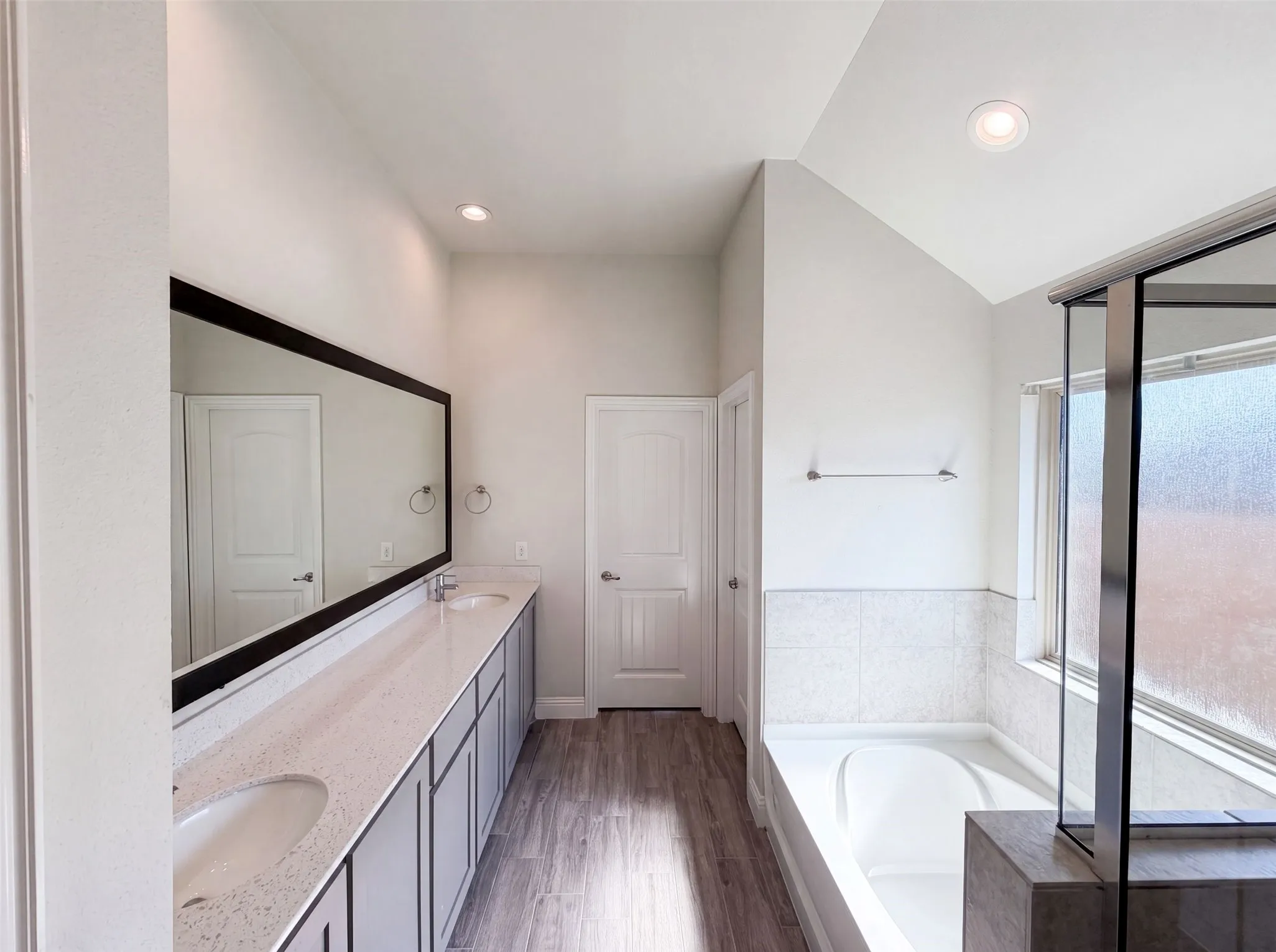 Single Family Residence For Sale in Denton County , 1530 Woodmere Drive, Krum, Texas 76249, 3 Bedroom, 2 Bathroom, 3 Garage spaces, 1,844 Sqft, built in 2021, mls#21322933, Real Estate Agent in Krum, Homes For Sale in Denton county, Homes For Sale in Krum, Realtor in Krum Texas, Real Estate Brokerage Independent Realty Texas, Luminita Cordes Realtor