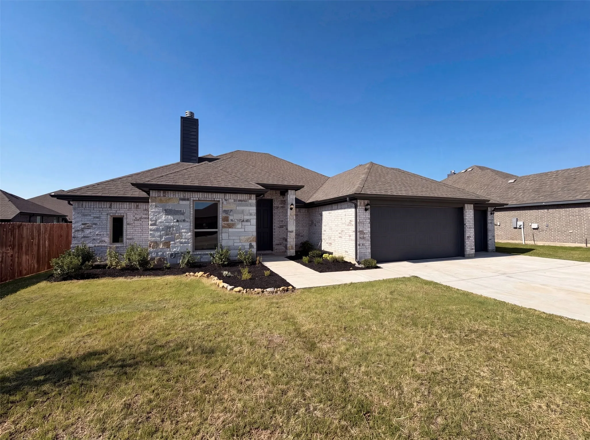 Single Family Residence For Sale in Denton County , 1530 Woodmere Drive, Krum, Texas 76249, 3 Bedroom, 2 Bathroom, 3 Garage spaces, 1,844 Sqft, built in 2021, mls#21322933, Real Estate Agent in Krum, Homes For Sale in Denton county, Homes For Sale in Krum, Realtor in Krum Texas, Real Estate Brokerage Independent Realty Texas, Luminita Cordes Realtor