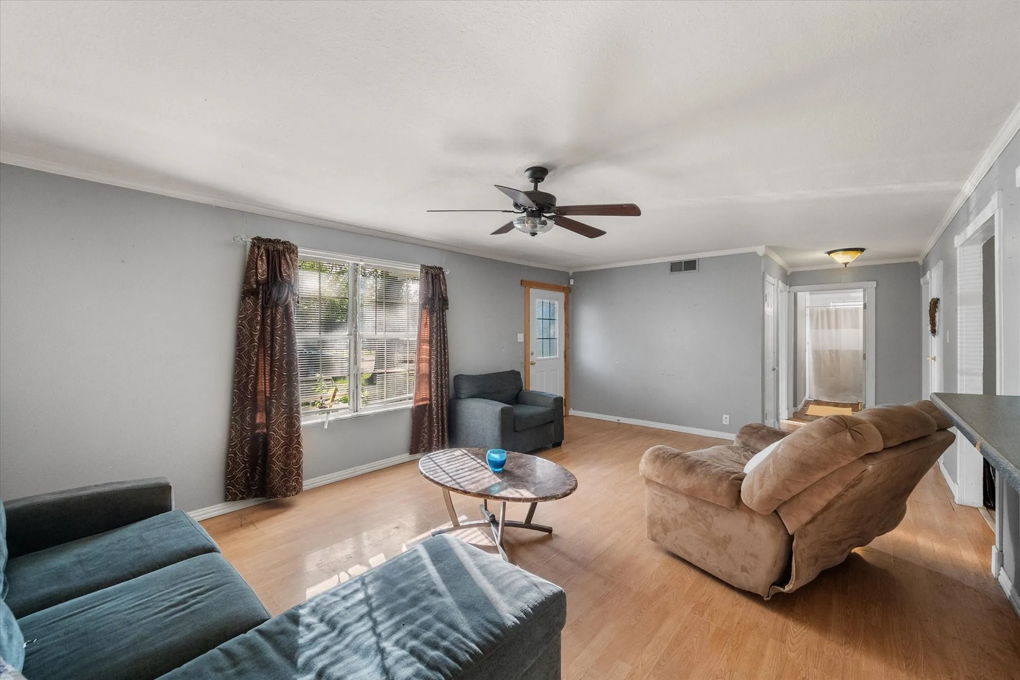 Single Family Residence For Sale in Navarro County , 302 S 38th Street, Corsicana, Texas 75110, 3 Bedroom, 2 Bathroom, Garage spaces, 1,308 Sqft, built in 1960, mls#21320035, Real Estate Agent in Corsicana, Homes For Sale in Navarro county, Homes For Sale in Corsicana, Realtor in Corsicana Texas, Real Estate Brokerage Independent Realty Texas, Luminita Cordes Realtor