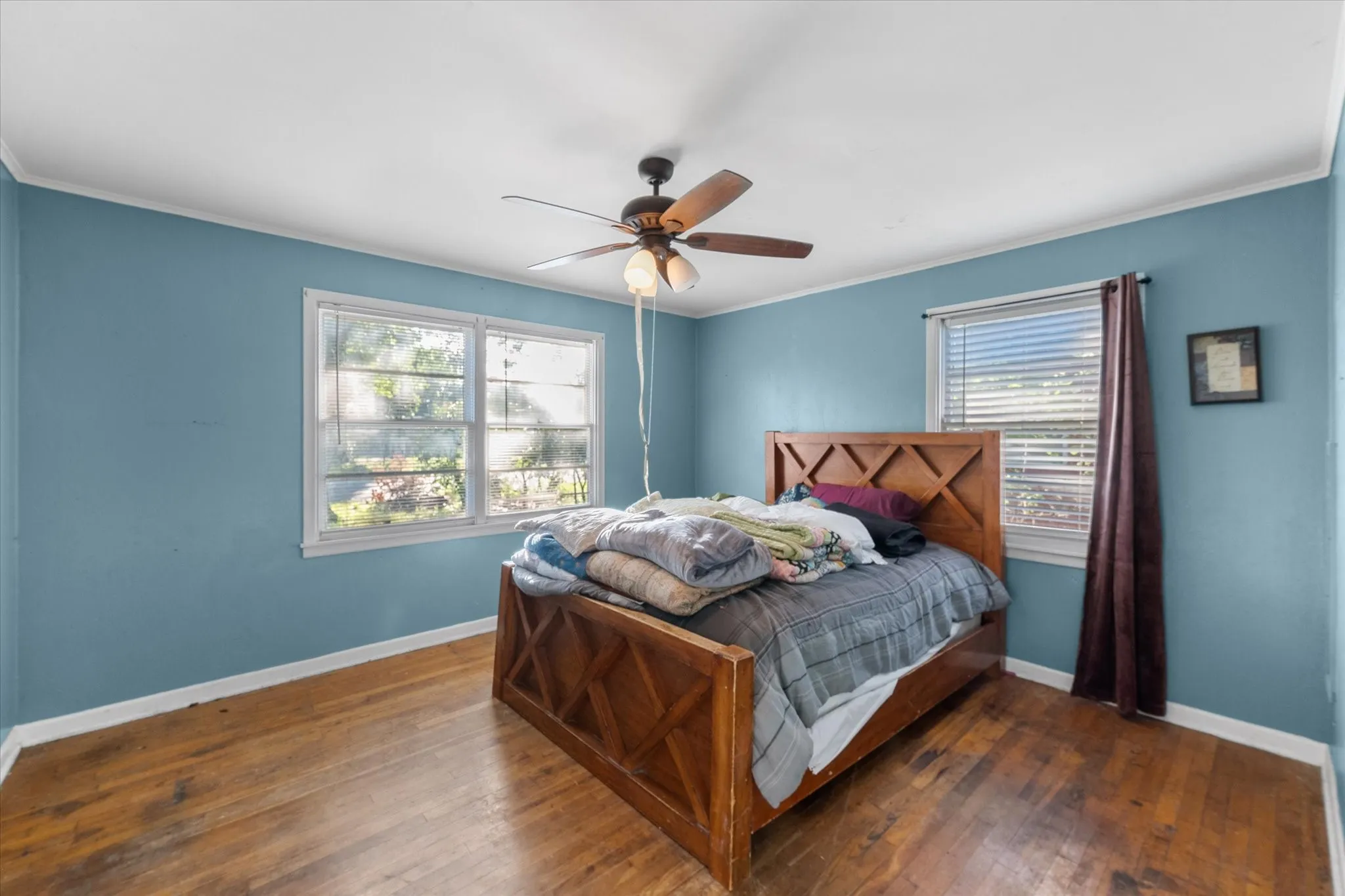 Single Family Residence For Sale in Navarro County , 302 S 38th Street, Corsicana, Texas 75110, 3 Bedroom, 2 Bathroom, Garage spaces, 1,308 Sqft, built in 1960, mls#21320035, Real Estate Agent in Corsicana, Homes For Sale in Navarro county, Homes For Sale in Corsicana, Realtor in Corsicana Texas, Real Estate Brokerage Independent Realty Texas, Luminita Cordes Realtor