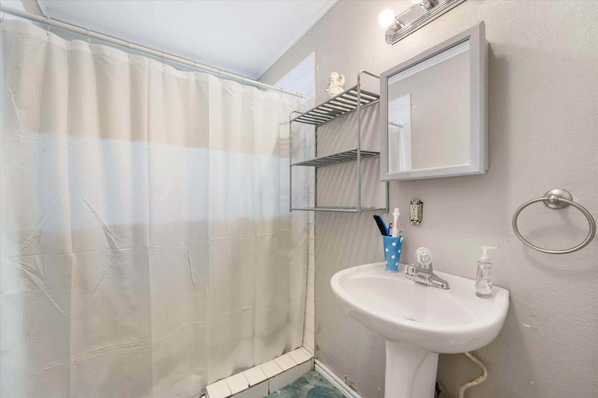 Single Family Residence For Sale in Navarro County , 302 S 38th Street, Corsicana, Texas 75110, 3 Bedroom, 2 Bathroom, Garage spaces, 1,308 Sqft, built in 1960, mls#21320035, Real Estate Agent in Corsicana, Homes For Sale in Navarro county, Homes For Sale in Corsicana, Realtor in Corsicana Texas, Real Estate Brokerage Independent Realty Texas, Luminita Cordes Realtor