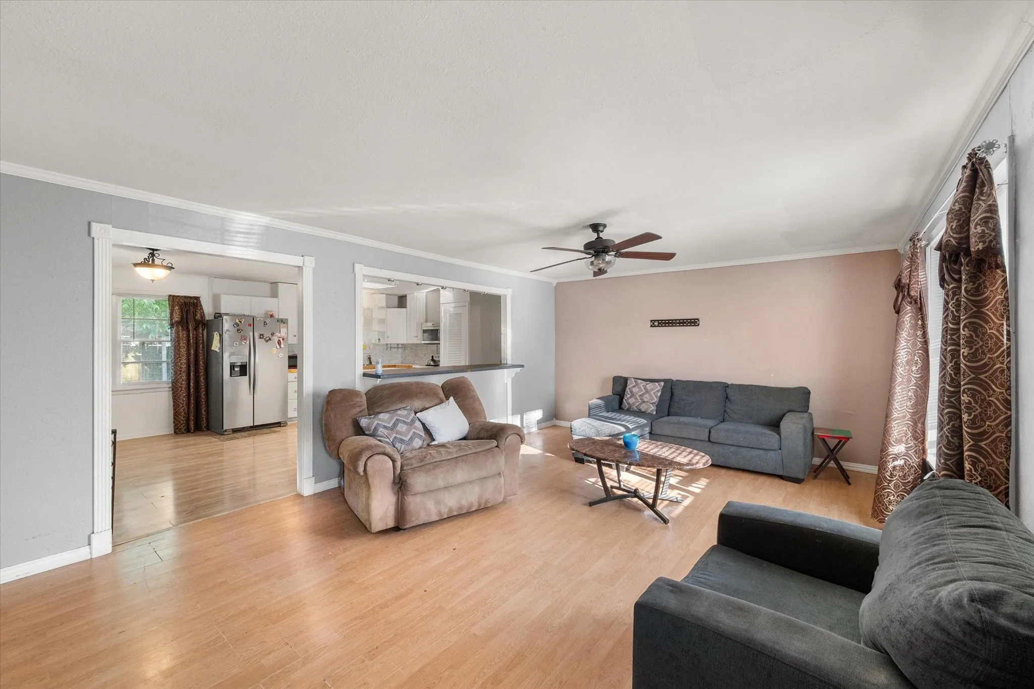 Single Family Residence For Sale in Navarro County , 302 S 38th Street, Corsicana, Texas 75110, 3 Bedroom, 2 Bathroom, Garage spaces, 1,308 Sqft, built in 1960, mls#21320035, Real Estate Agent in Corsicana, Homes For Sale in Navarro county, Homes For Sale in Corsicana, Realtor in Corsicana Texas, Real Estate Brokerage Independent Realty Texas, Luminita Cordes Realtor