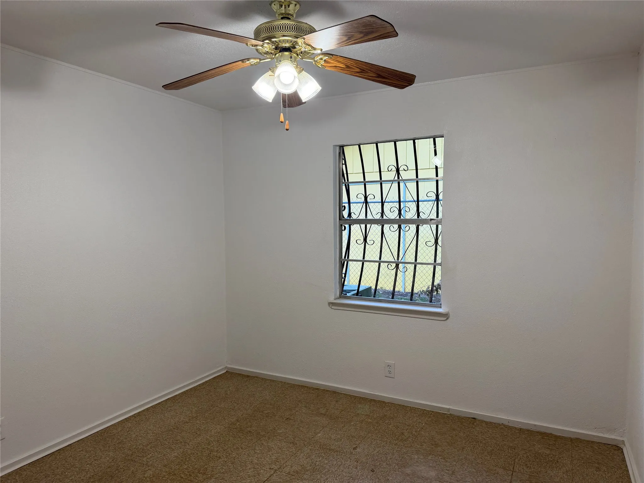 Single Family Residence For Sale in Travis County , 1060 Gardner Road, Austin, Texas 78721, 3 Bedroom, 2 Bathroom, Garage spaces, 1,478 Sqft, built in 1968, mls#21322973, Real Estate Agent in Austin, Homes For Sale in Travis county, Homes For Sale in Austin, Realtor in Austin Texas, Real Estate Brokerage Independent Realty Texas, Luminita Cordes Realtor