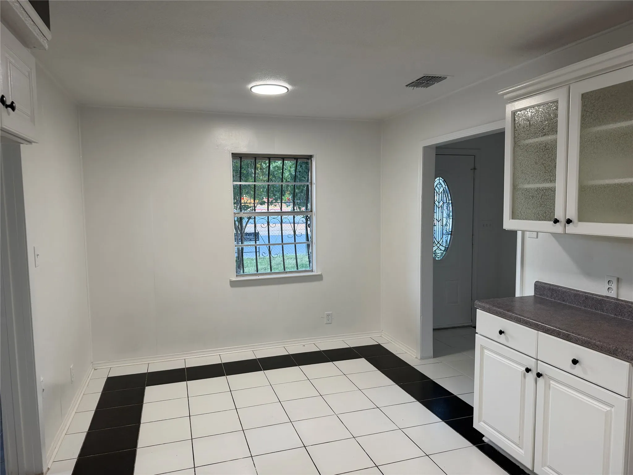 Single Family Residence For Sale in Travis County , 1060 Gardner Road, Austin, Texas 78721, 3 Bedroom, 2 Bathroom, Garage spaces, 1,478 Sqft, built in 1968, mls#21322973, Real Estate Agent in Austin, Homes For Sale in Travis county, Homes For Sale in Austin, Realtor in Austin Texas, Real Estate Brokerage Independent Realty Texas, Luminita Cordes Realtor