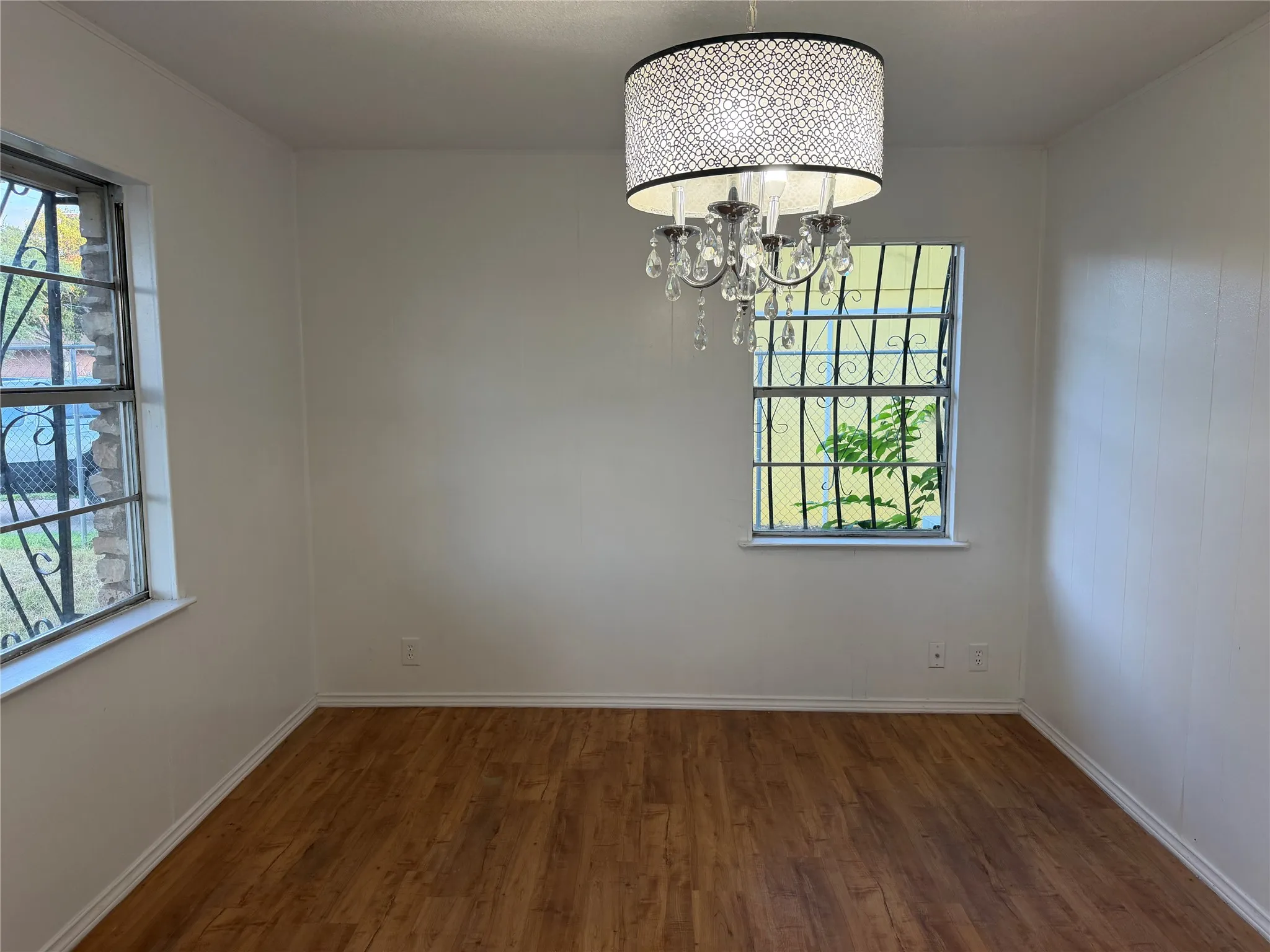 Single Family Residence For Sale in Travis County , 1060 Gardner Road, Austin, Texas 78721, 3 Bedroom, 2 Bathroom, Garage spaces, 1,478 Sqft, built in 1968, mls#21322973, Real Estate Agent in Austin, Homes For Sale in Travis county, Homes For Sale in Austin, Realtor in Austin Texas, Real Estate Brokerage Independent Realty Texas, Luminita Cordes Realtor