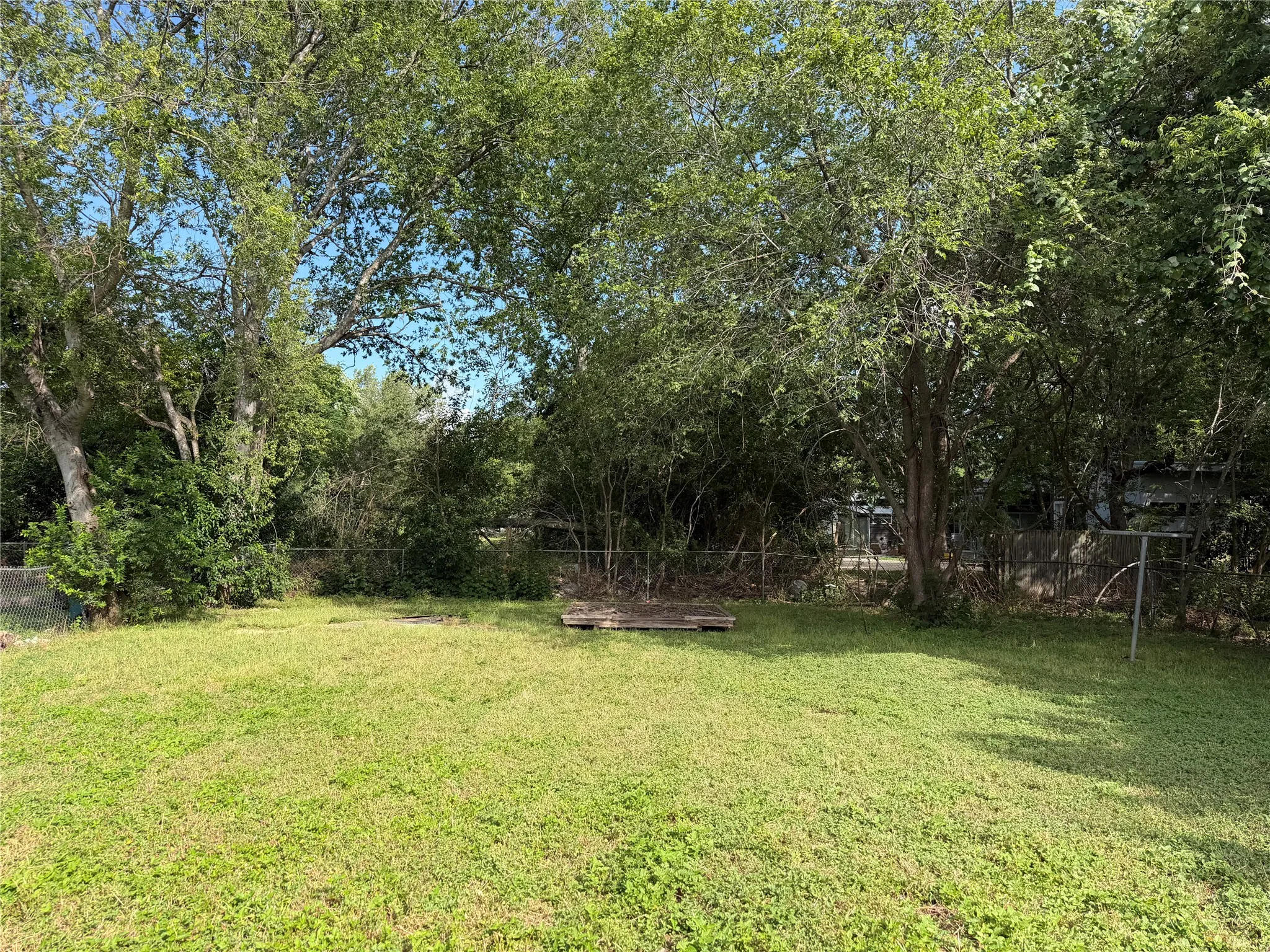Single Family Residence For Sale in Travis County , 1060 Gardner Road, Austin, Texas 78721, 3 Bedroom, 2 Bathroom, Garage spaces, 1,478 Sqft, built in 1968, mls#21322973, Real Estate Agent in Austin, Homes For Sale in Travis county, Homes For Sale in Austin, Realtor in Austin Texas, Real Estate Brokerage Independent Realty Texas, Luminita Cordes Realtor